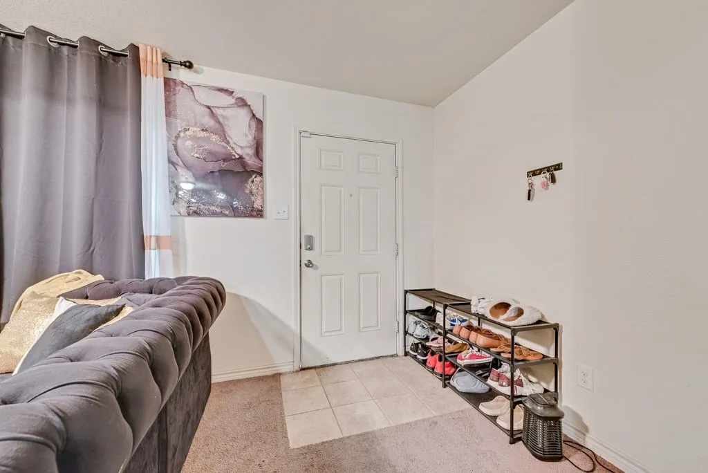 Single Family Residence For Sale in Dallas County , 4639 Cherbourg Street, Dallas, Texas 75216, 3 Bedroom, 2 Bathroom, 1 Garage spaces, 1,436 Sqft, built in 2017, mls#21335035, Real Estate Agent in Dallas, Homes For Sale in Dallas county, Homes For Sale in Dallas, Realtor in Dallas Texas, Real Estate Brokerage Independent Realty Texas, Luminita Cordes Realtor