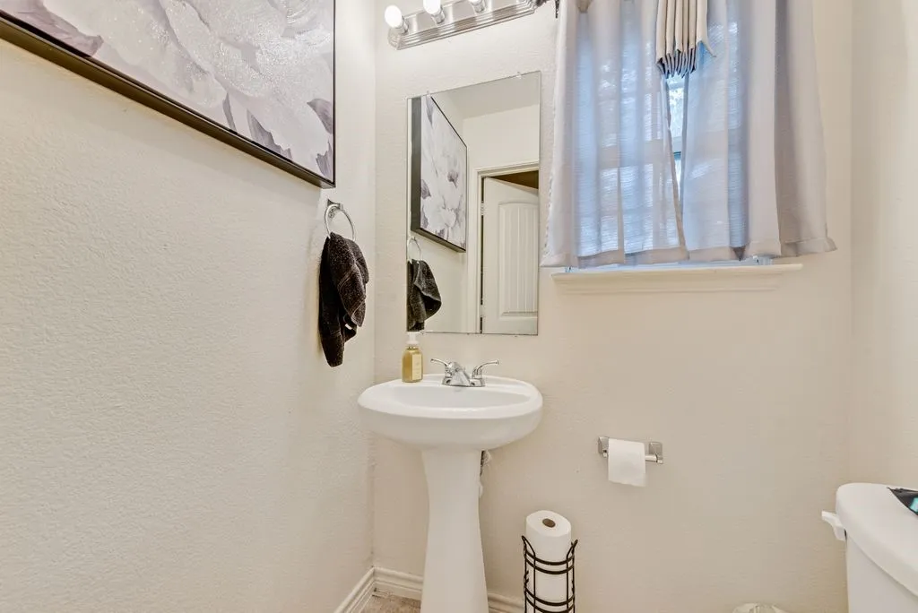 Single Family Residence For Sale in Dallas County , 4639 Cherbourg Street, Dallas, Texas 75216, 3 Bedroom, 2 Bathroom, 1 Garage spaces, 1,436 Sqft, built in 2017, mls#21335035, Real Estate Agent in Dallas, Homes For Sale in Dallas county, Homes For Sale in Dallas, Realtor in Dallas Texas, Real Estate Brokerage Independent Realty Texas, Luminita Cordes Realtor