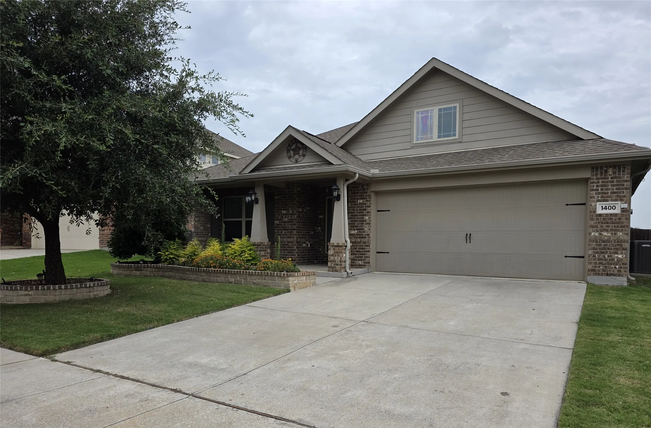 Single Family Residence For Sale in Collin County , 1400 Crossvine Drive, Anna, Texas 75409, 3 Bedroom, 2 Bathroom, 2 Garage spaces, 1,865 Sqft, built in 2017, Price $249,480, mls#21334718, Real Estate Agent in Anna, Homes For Sale in Collin county, Homes For Sale in Anna, Realtor in Anna Texas, Real Estate Brokerage Independent Realty Texas, Luminita Cordes Realtor