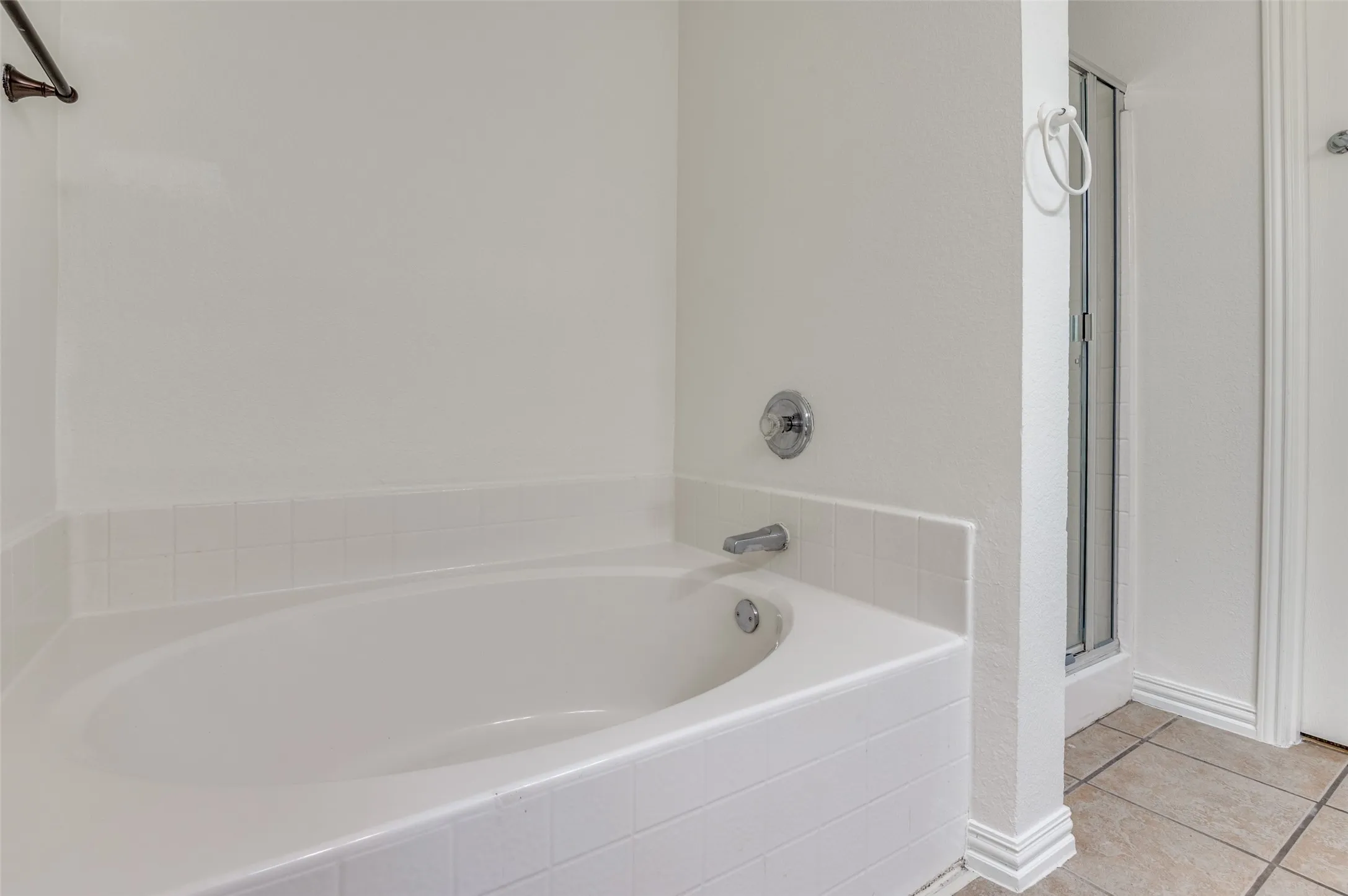 Single Family Residence For Sale in Tarrant County , 1122 Mazourka Drive, Arlington, Texas 76001, 4 Bedroom, 3 Bathroom, 2 Garage spaces, 2,594 Sqft, built in 1999, mls#21335049, Real Estate Agent in Arlington, Homes For Sale in Tarrant county, Homes For Sale in Arlington, Realtor in Arlington Texas, Real Estate Brokerage Independent Realty Texas, Luminita Cordes Realtor