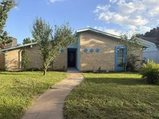 Single Family Residence For Sale in Dallas County , 3014 Robin Hill Lane, Garland, Texas 75044, 3 Bedrooms, 2 Bathrooms, 2 Garage spaces, 1,903 Sqft, built in 1971, Price $325,000, mls#21335056, Real Estate Agent in Garland, Homes For Sale in Dallas county, Homes For Sale in Garland, Realtor in Garland Texas, Real Estate Brokerage Independent Realty Texas, Luminita Cordes Realtor