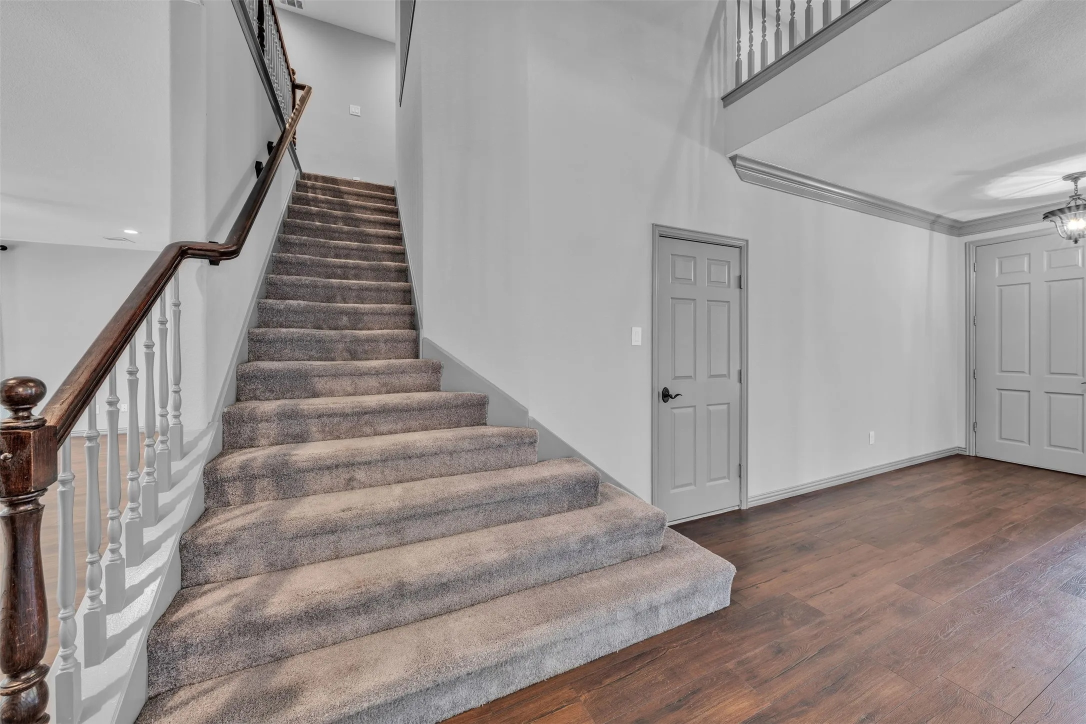 Single Family Residence For Rent in Tarrant County , 2417 Bonham Trail, Grapevine, Texas 76051, 4 Bedroom, 3 Bathroom, 2 Garage spaces, 3,084 Sqft, built in 1995, mls#21333955, Real Estate Agent in Grapevine, Homes For Rent in Tarrant county, Homes For Rent in Grapevine, Realtor in Grapevine Texas, Real Estate Brokerage Independent Realty Texas, Luminita Cordes Realtor