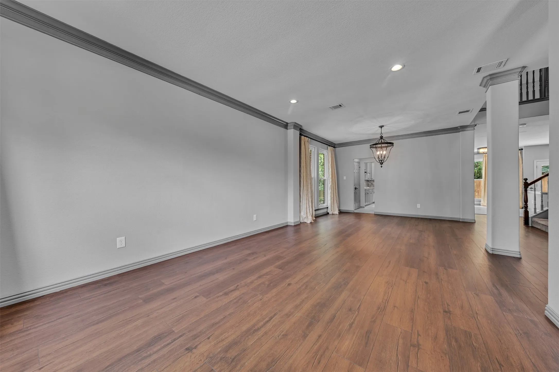 Single Family Residence For Rent in Tarrant County , 2417 Bonham Trail, Grapevine, Texas 76051, 4 Bedroom, 3 Bathroom, 2 Garage spaces, 3,084 Sqft, built in 1995, mls#21333955, Real Estate Agent in Grapevine, Homes For Rent in Tarrant county, Homes For Rent in Grapevine, Realtor in Grapevine Texas, Real Estate Brokerage Independent Realty Texas, Luminita Cordes Realtor