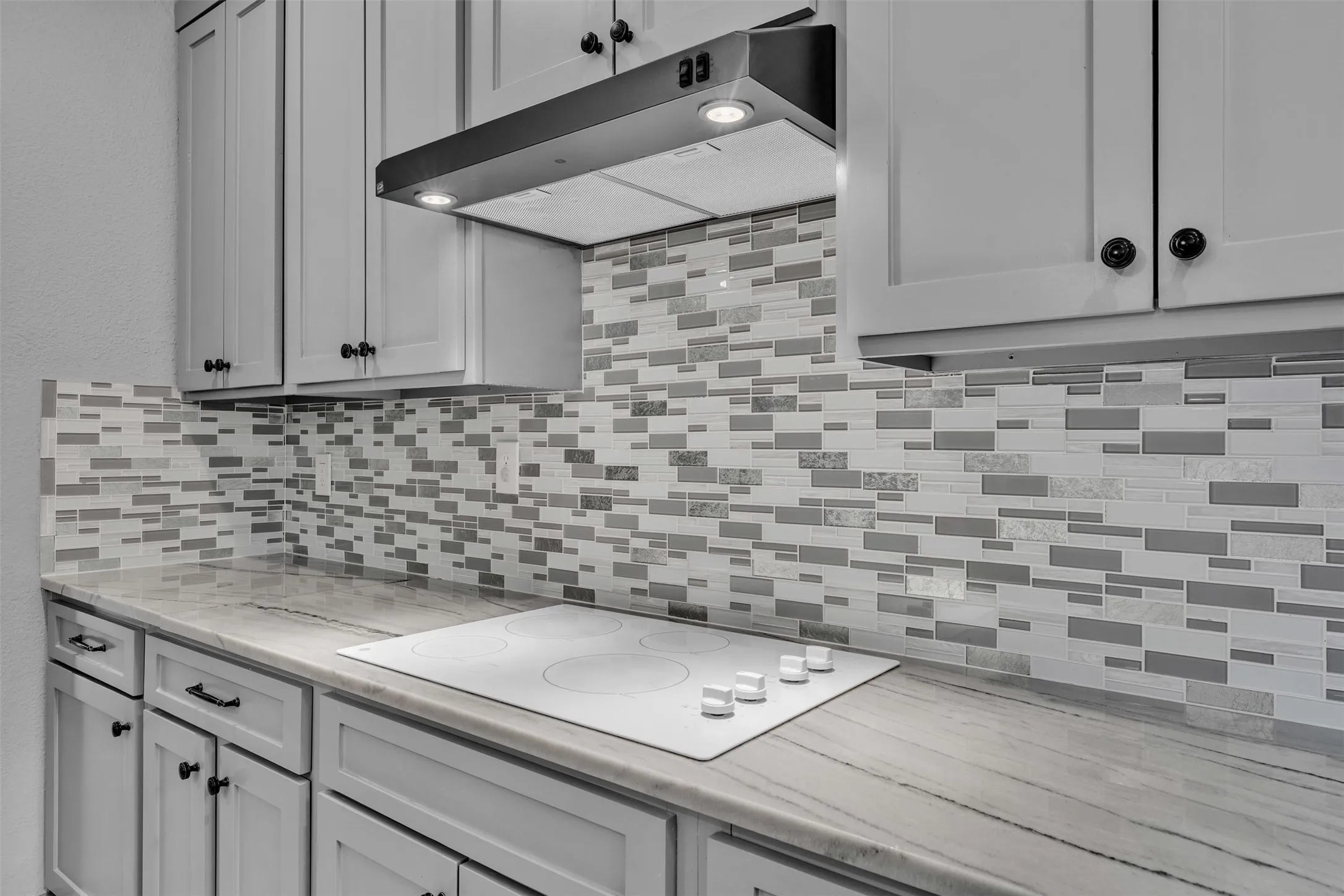 Single Family Residence For Rent in Tarrant County , 2417 Bonham Trail, Grapevine, Texas 76051, 4 Bedroom, 3 Bathroom, 2 Garage spaces, 3,084 Sqft, built in 1995, mls#21333955, Real Estate Agent in Grapevine, Homes For Rent in Tarrant county, Homes For Rent in Grapevine, Realtor in Grapevine Texas, Real Estate Brokerage Independent Realty Texas, Luminita Cordes Realtor