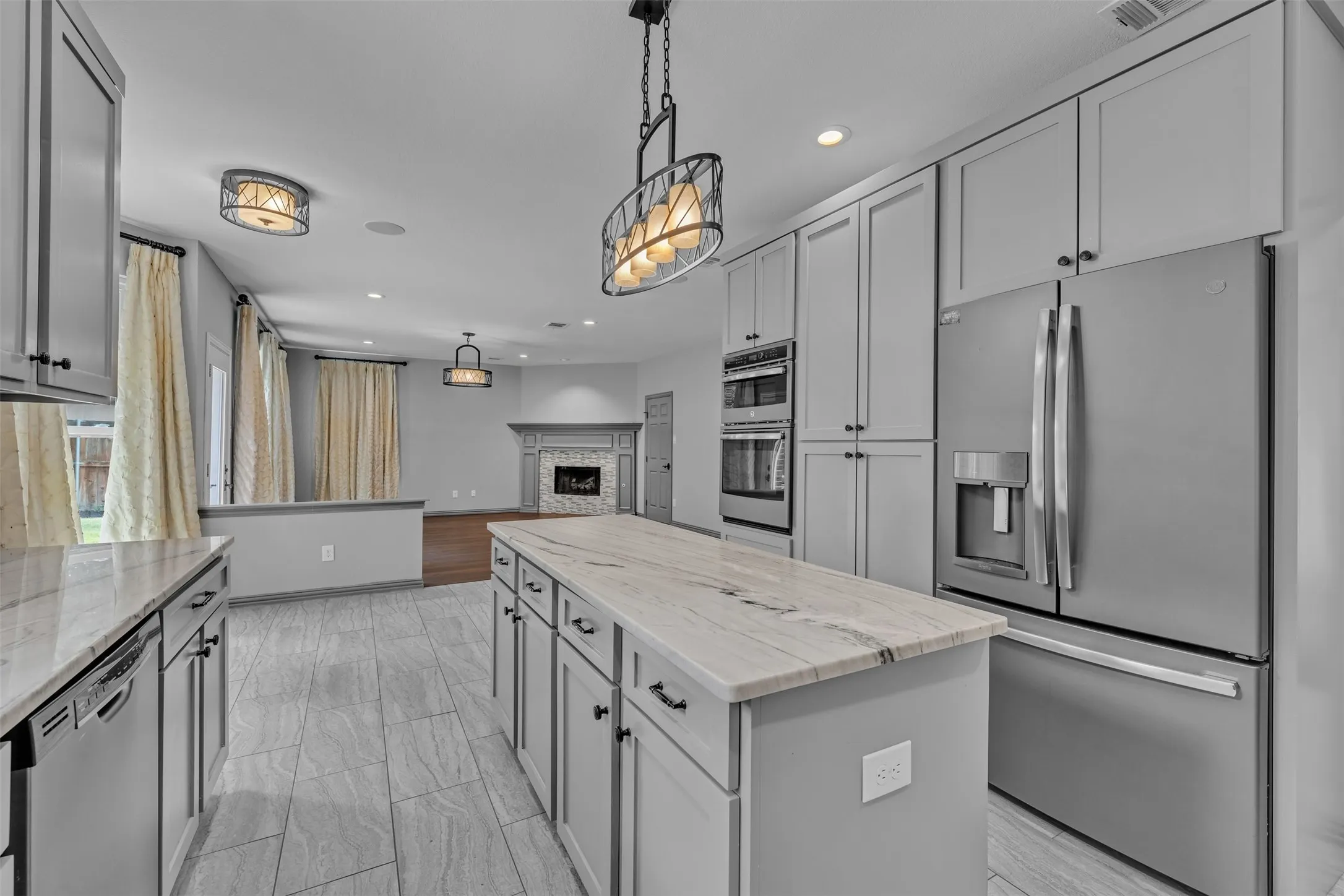 Single Family Residence For Rent in Tarrant County , 2417 Bonham Trail, Grapevine, Texas 76051, 4 Bedroom, 3 Bathroom, 2 Garage spaces, 3,084 Sqft, built in 1995, mls#21333955, Real Estate Agent in Grapevine, Homes For Rent in Tarrant county, Homes For Rent in Grapevine, Realtor in Grapevine Texas, Real Estate Brokerage Independent Realty Texas, Luminita Cordes Realtor