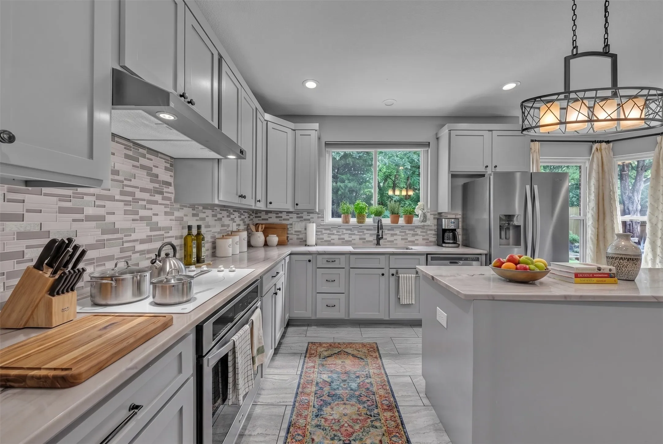 Single Family Residence For Rent in Tarrant County , 2417 Bonham Trail, Grapevine, Texas 76051, 4 Bedroom, 3 Bathroom, 2 Garage spaces, 3,084 Sqft, built in 1995, mls#21333955, Real Estate Agent in Grapevine, Homes For Rent in Tarrant county, Homes For Rent in Grapevine, Realtor in Grapevine Texas, Real Estate Brokerage Independent Realty Texas, Luminita Cordes Realtor