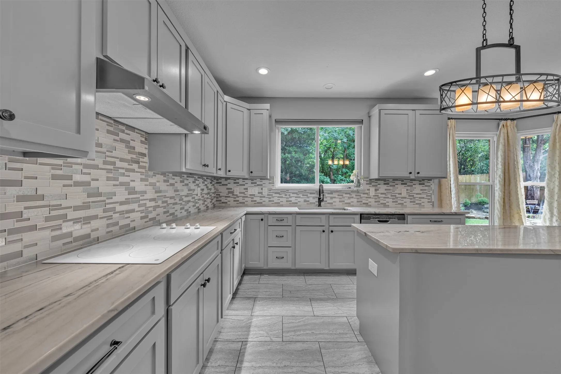 Single Family Residence For Rent in Tarrant County , 2417 Bonham Trail, Grapevine, Texas 76051, 4 Bedroom, 3 Bathroom, 2 Garage spaces, 3,084 Sqft, built in 1995, mls#21333955, Real Estate Agent in Grapevine, Homes For Rent in Tarrant county, Homes For Rent in Grapevine, Realtor in Grapevine Texas, Real Estate Brokerage Independent Realty Texas, Luminita Cordes Realtor