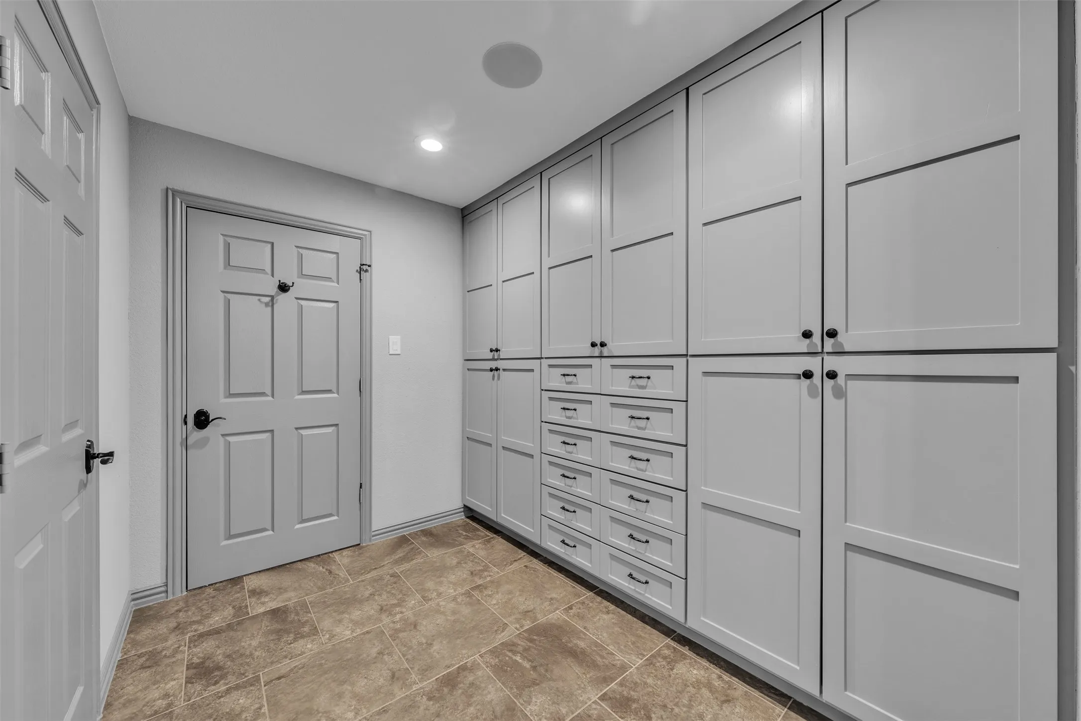 Single Family Residence For Rent in Tarrant County , 2417 Bonham Trail, Grapevine, Texas 76051, 4 Bedroom, 3 Bathroom, 2 Garage spaces, 3,084 Sqft, built in 1995, mls#21333955, Real Estate Agent in Grapevine, Homes For Rent in Tarrant county, Homes For Rent in Grapevine, Realtor in Grapevine Texas, Real Estate Brokerage Independent Realty Texas, Luminita Cordes Realtor