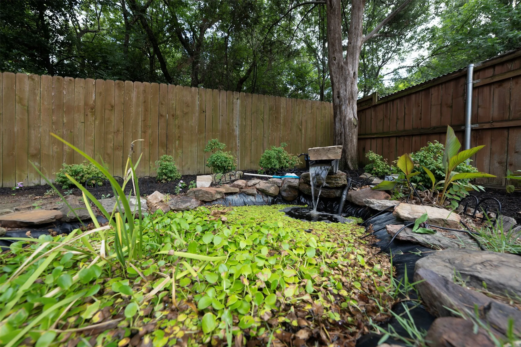 Single Family Residence For Rent in Tarrant County , 2417 Bonham Trail, Grapevine, Texas 76051, 4 Bedroom, 3 Bathroom, 2 Garage spaces, 3,084 Sqft, built in 1995, mls#21333955, Real Estate Agent in Grapevine, Homes For Rent in Tarrant county, Homes For Rent in Grapevine, Realtor in Grapevine Texas, Real Estate Brokerage Independent Realty Texas, Luminita Cordes Realtor
