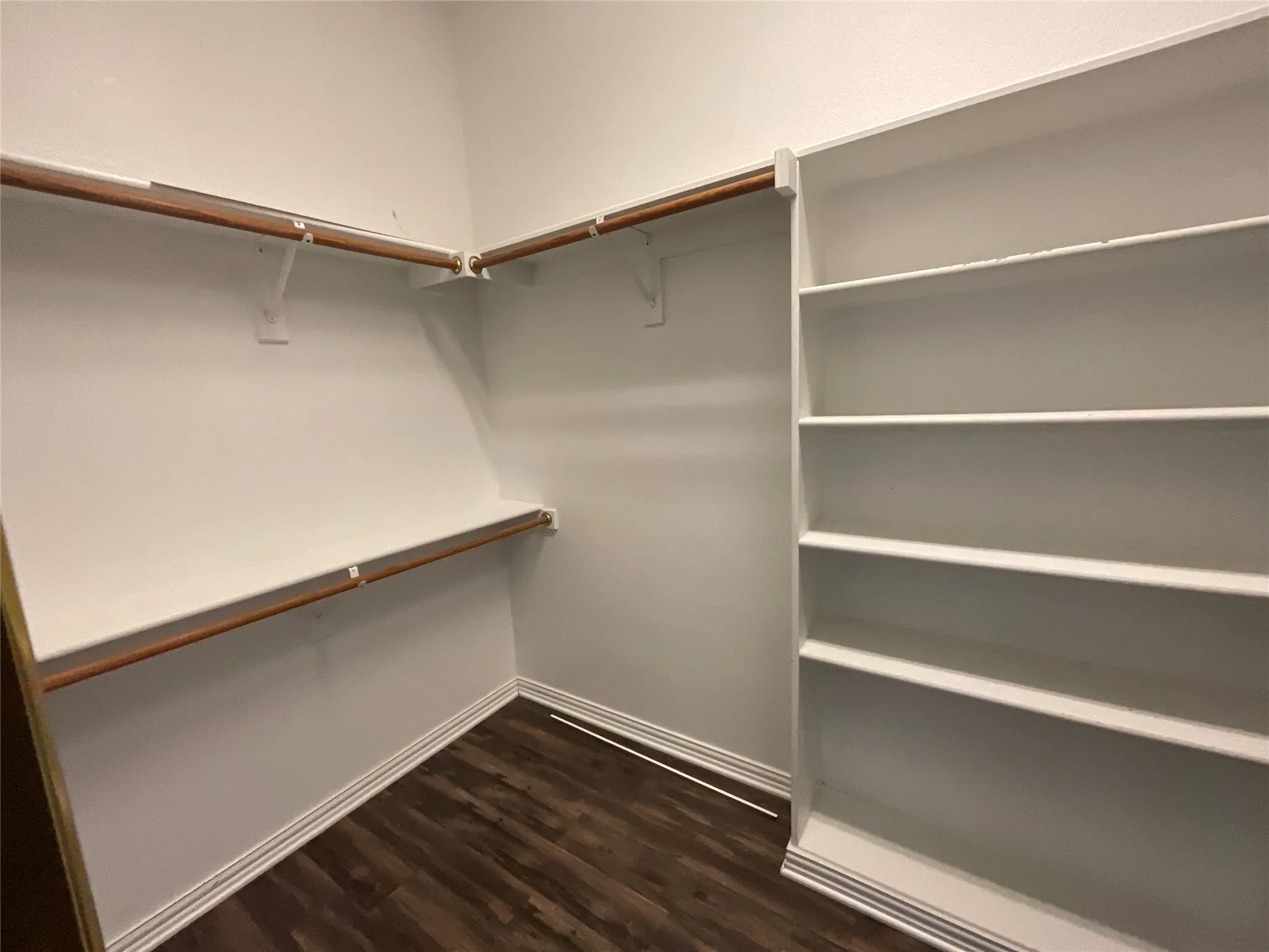 Single Family Residence For Rent in Dallas County , 4201 Abingdon Drive, Garland, Texas 75043, 5 Bedroom, 4 Bathroom, 3 Garage spaces, 4,541 Sqft, built in 2001, mls#21328756, Real Estate Agent in Garland, Homes For Rent in Dallas county, Homes For Rent in Garland, Realtor in Garland Texas, Real Estate Brokerage Independent Realty Texas, Luminita Cordes Realtor