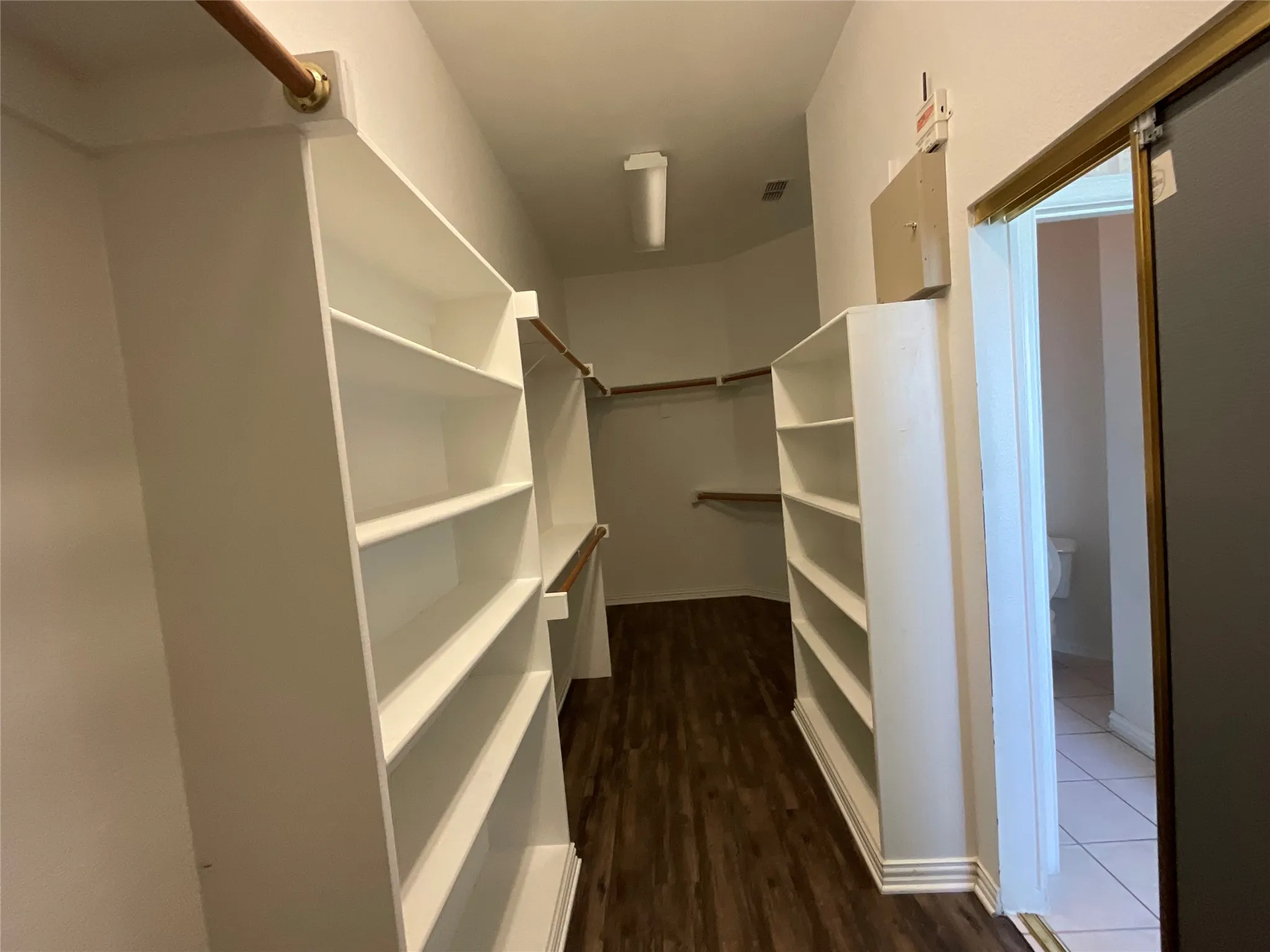 Single Family Residence For Rent in Dallas County , 4201 Abingdon Drive, Garland, Texas 75043, 5 Bedroom, 4 Bathroom, 3 Garage spaces, 4,541 Sqft, built in 2001, mls#21328756, Real Estate Agent in Garland, Homes For Rent in Dallas county, Homes For Rent in Garland, Realtor in Garland Texas, Real Estate Brokerage Independent Realty Texas, Luminita Cordes Realtor