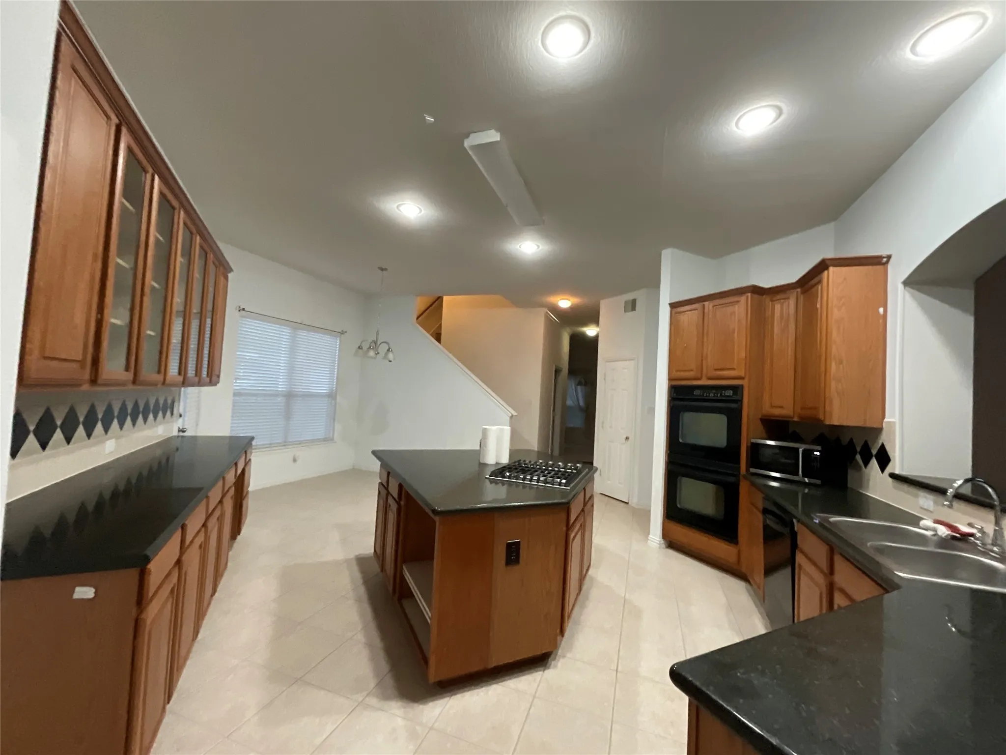 Single Family Residence For Rent in Dallas County , 4201 Abingdon Drive, Garland, Texas 75043, 5 Bedroom, 4 Bathroom, 3 Garage spaces, 4,541 Sqft, built in 2001, mls#21328756, Real Estate Agent in Garland, Homes For Rent in Dallas county, Homes For Rent in Garland, Realtor in Garland Texas, Real Estate Brokerage Independent Realty Texas, Luminita Cordes Realtor