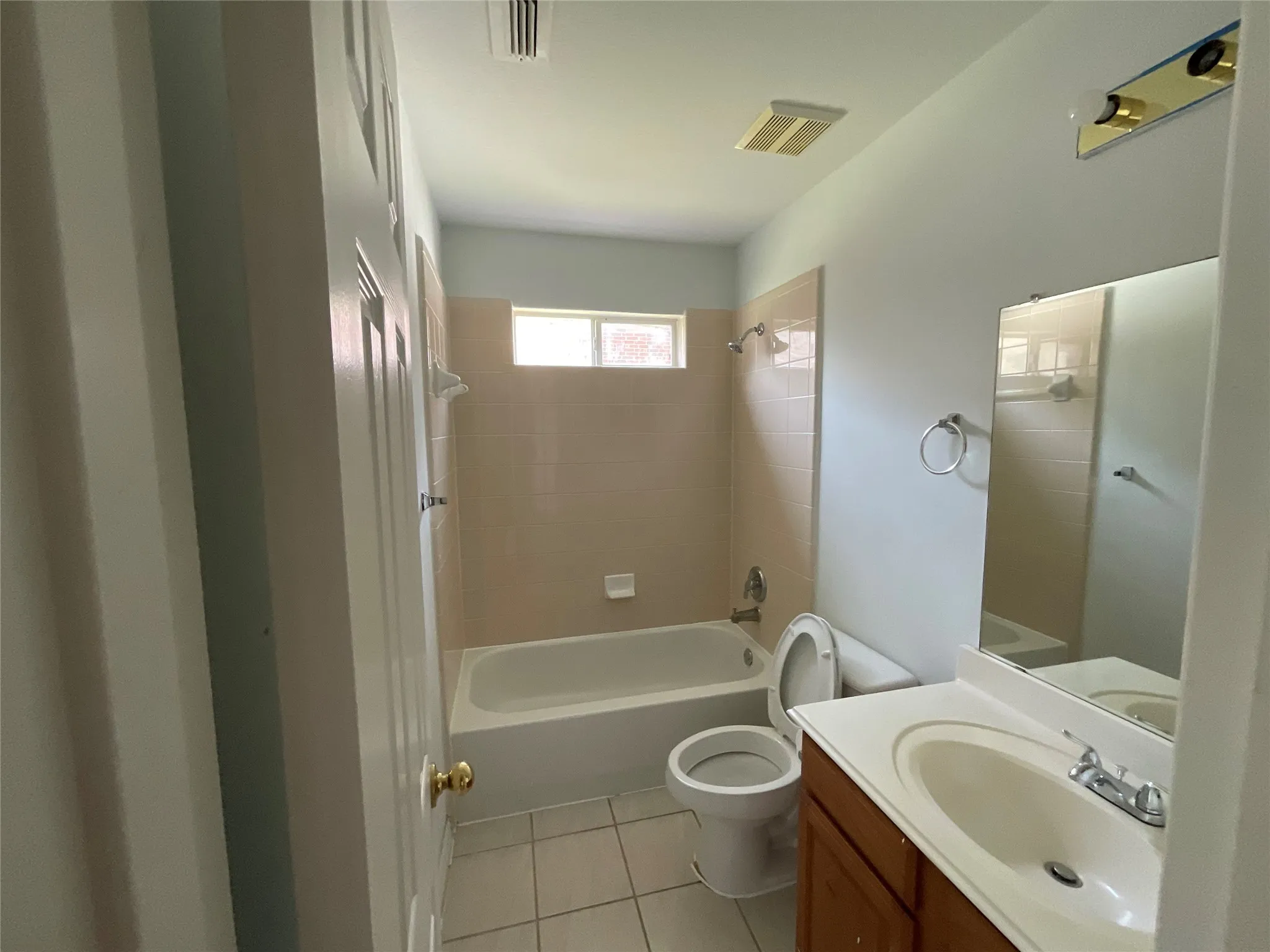 Single Family Residence For Rent in Dallas County , 4201 Abingdon Drive, Garland, Texas 75043, 5 Bedroom, 4 Bathroom, 3 Garage spaces, 4,541 Sqft, built in 2001, mls#21328756, Real Estate Agent in Garland, Homes For Rent in Dallas county, Homes For Rent in Garland, Realtor in Garland Texas, Real Estate Brokerage Independent Realty Texas, Luminita Cordes Realtor