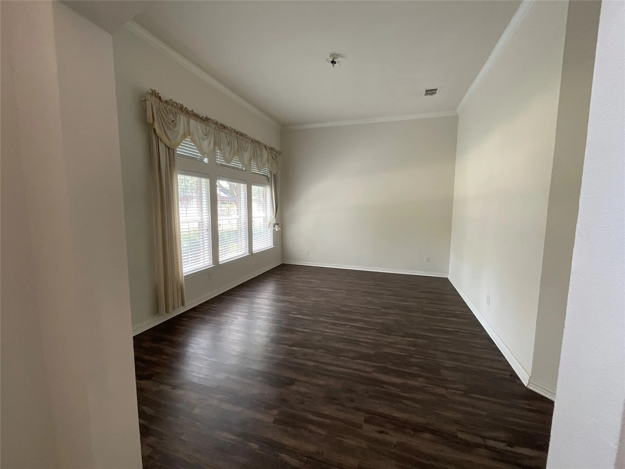 Single Family Residence For Rent in Dallas County , 4201 Abingdon Drive, Garland, Texas 75043, 5 Bedroom, 4 Bathroom, 3 Garage spaces, 4,541 Sqft, built in 2001, mls#21328756, Real Estate Agent in Garland, Homes For Rent in Dallas county, Homes For Rent in Garland, Realtor in Garland Texas, Real Estate Brokerage Independent Realty Texas, Luminita Cordes Realtor