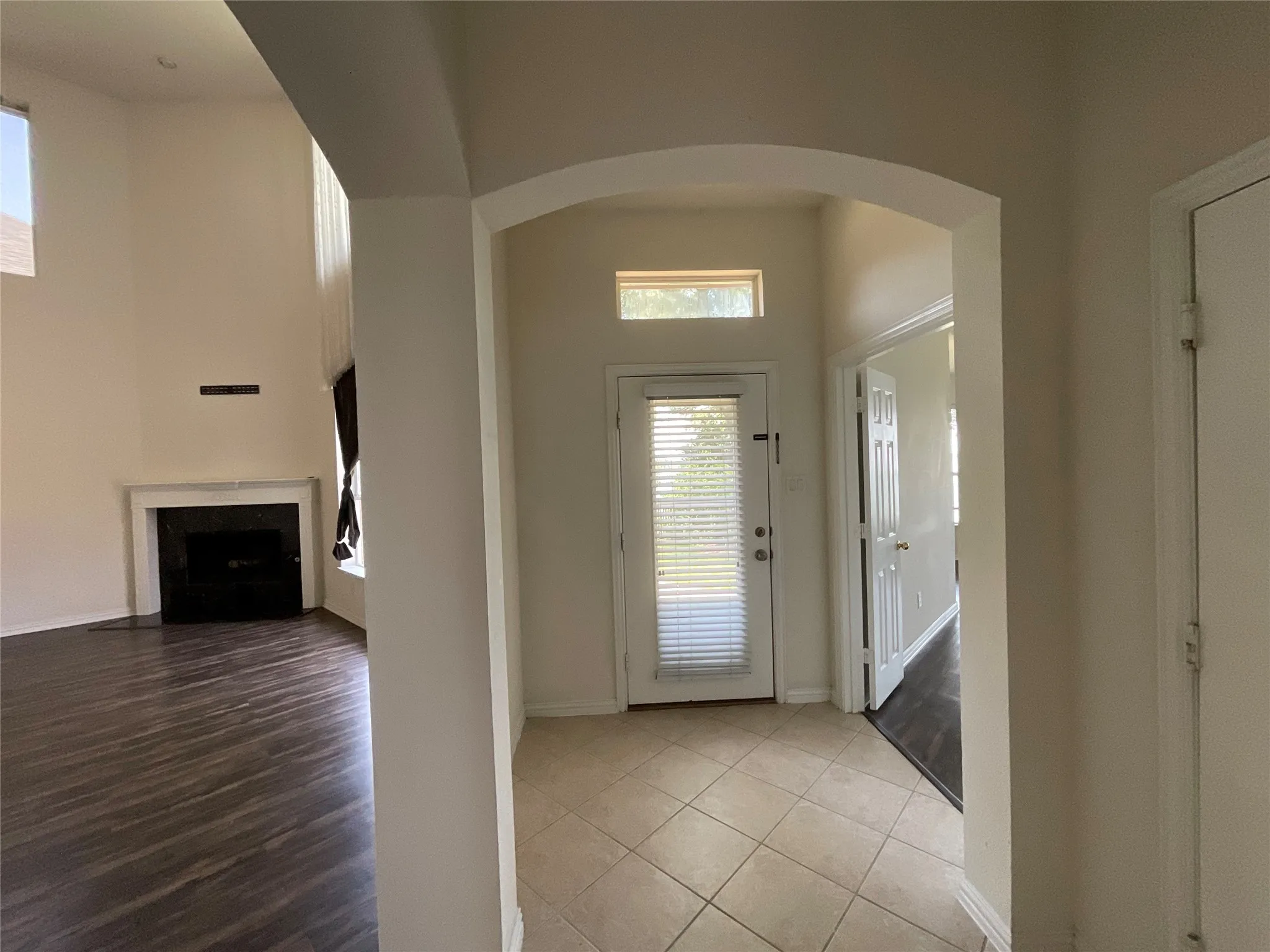 Single Family Residence For Rent in Dallas County , 4201 Abingdon Drive, Garland, Texas 75043, 5 Bedroom, 4 Bathroom, 3 Garage spaces, 4,541 Sqft, built in 2001, mls#21328756, Real Estate Agent in Garland, Homes For Rent in Dallas county, Homes For Rent in Garland, Realtor in Garland Texas, Real Estate Brokerage Independent Realty Texas, Luminita Cordes Realtor