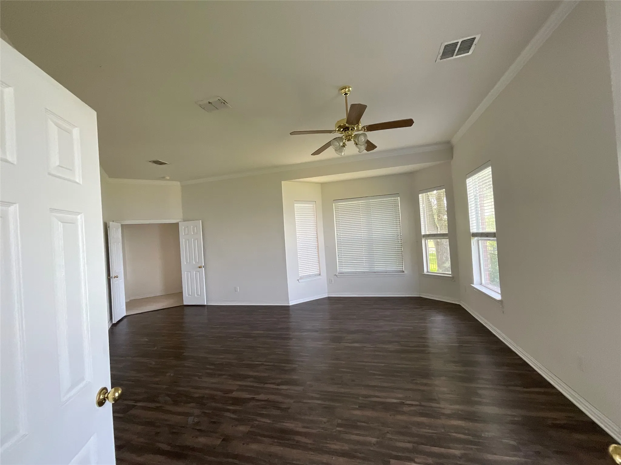 Single Family Residence For Rent in Dallas County , 4201 Abingdon Drive, Garland, Texas 75043, 5 Bedroom, 4 Bathroom, 3 Garage spaces, 4,541 Sqft, built in 2001, mls#21328756, Real Estate Agent in Garland, Homes For Rent in Dallas county, Homes For Rent in Garland, Realtor in Garland Texas, Real Estate Brokerage Independent Realty Texas, Luminita Cordes Realtor