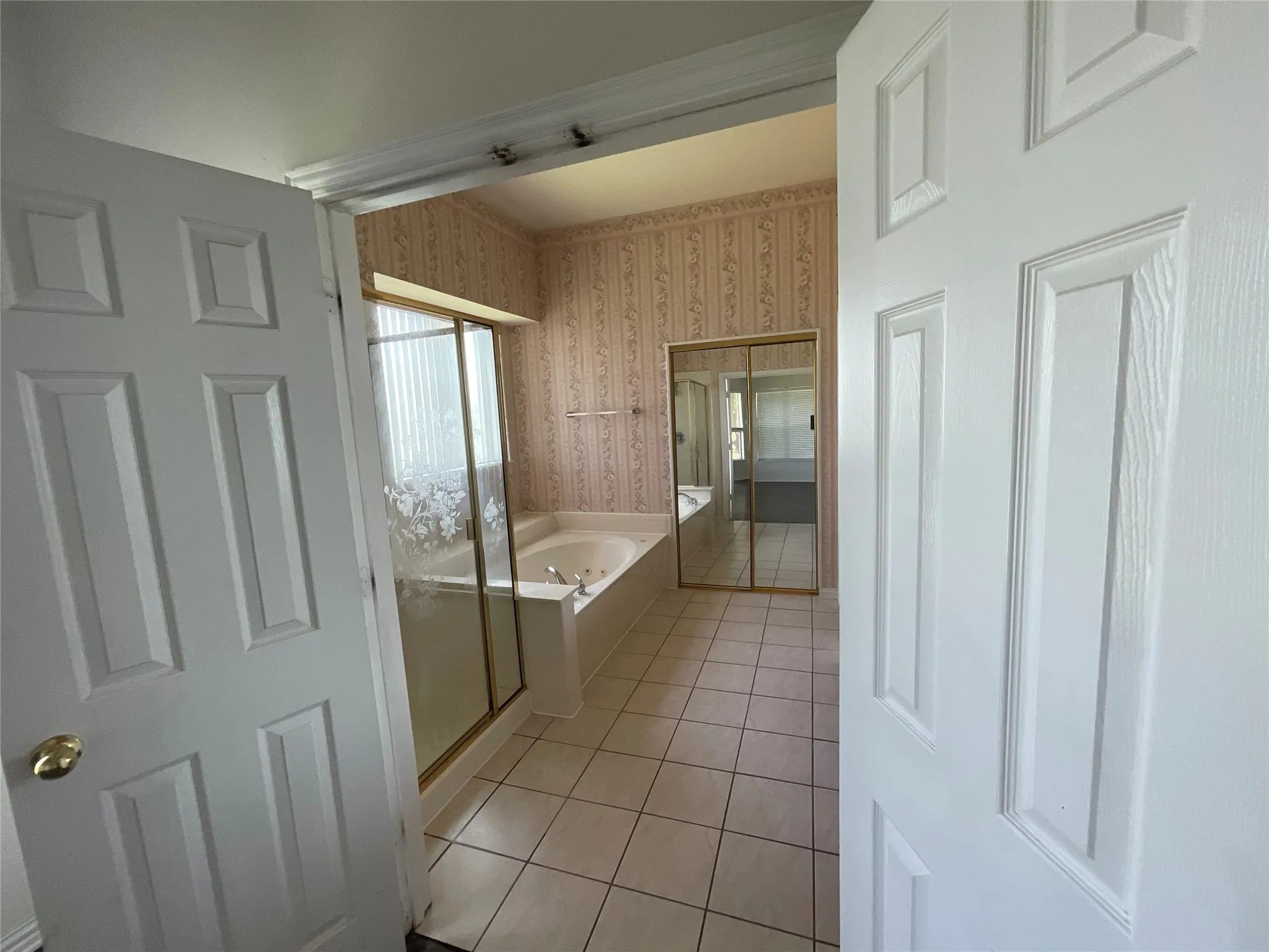 Single Family Residence For Rent in Dallas County , 4201 Abingdon Drive, Garland, Texas 75043, 5 Bedroom, 4 Bathroom, 3 Garage spaces, 4,541 Sqft, built in 2001, mls#21328756, Real Estate Agent in Garland, Homes For Rent in Dallas county, Homes For Rent in Garland, Realtor in Garland Texas, Real Estate Brokerage Independent Realty Texas, Luminita Cordes Realtor