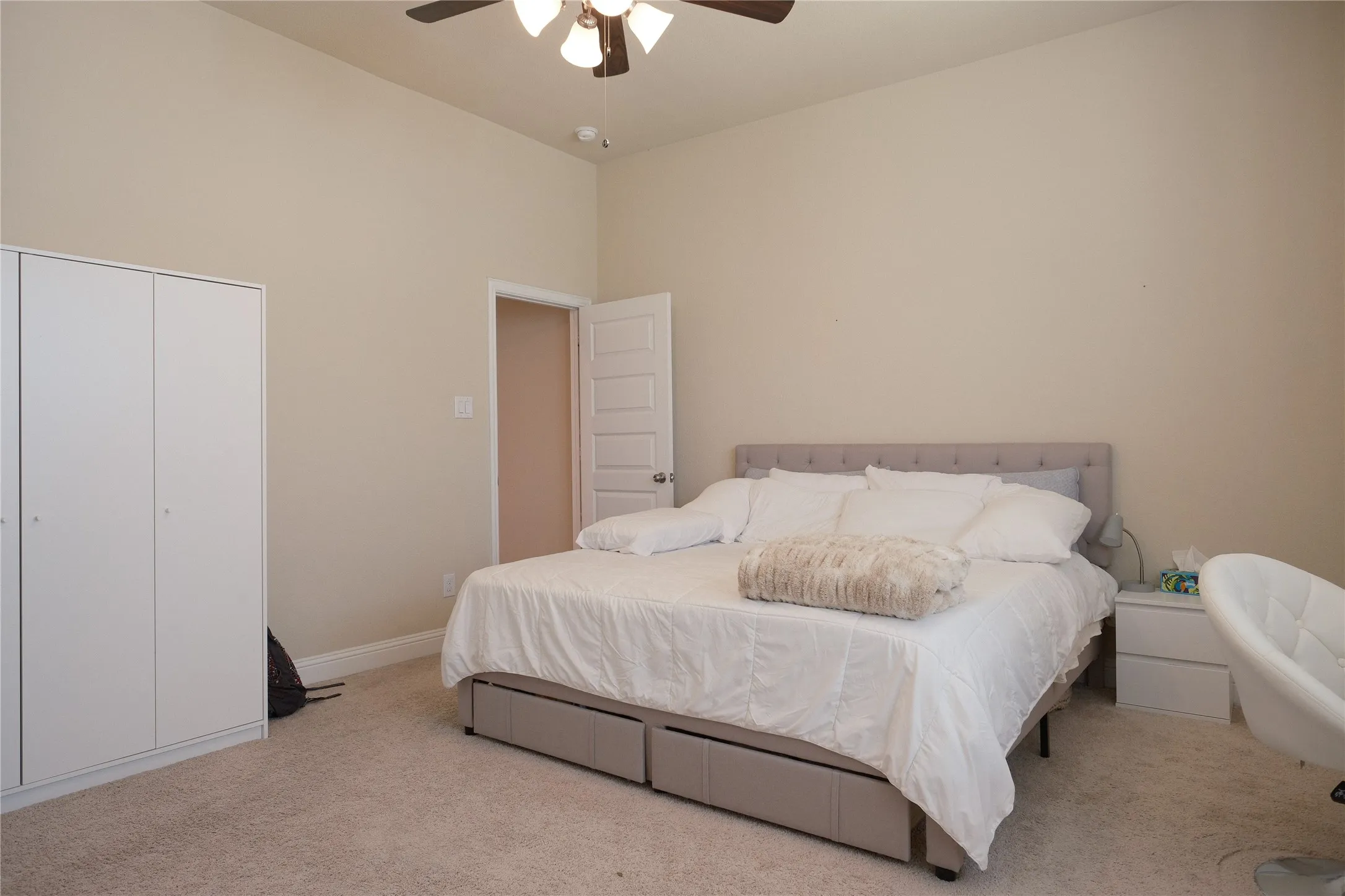 Townhouse For Rent in Tarrant County , 1936 Bel Air Drive, Arlington, Texas 76010, 2 Bedroom, 4 Bathroom, 2 Garage spaces, 1,522 Sqft, built in 2019, mls#21332823, Real Estate Agent in Arlington, Homes For Rent in Tarrant county, Homes For Rent in Arlington, Realtor in Arlington Texas, Real Estate Brokerage Independent Realty Texas, Luminita Cordes Realtor