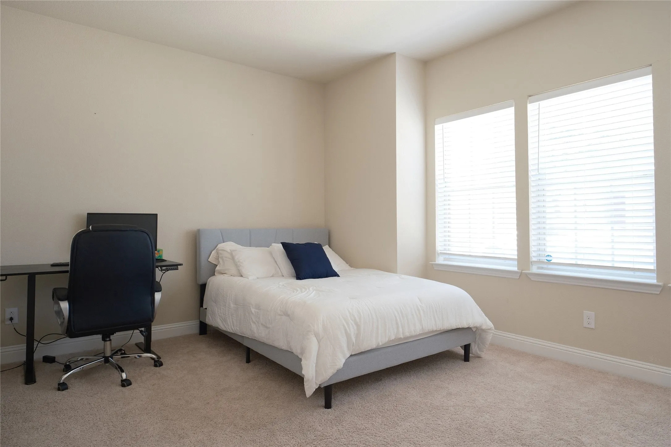 Townhouse For Rent in Tarrant County , 1936 Bel Air Drive, Arlington, Texas 76010, 2 Bedroom, 4 Bathroom, 2 Garage spaces, 1,522 Sqft, built in 2019, mls#21332823, Real Estate Agent in Arlington, Homes For Rent in Tarrant county, Homes For Rent in Arlington, Realtor in Arlington Texas, Real Estate Brokerage Independent Realty Texas, Luminita Cordes Realtor