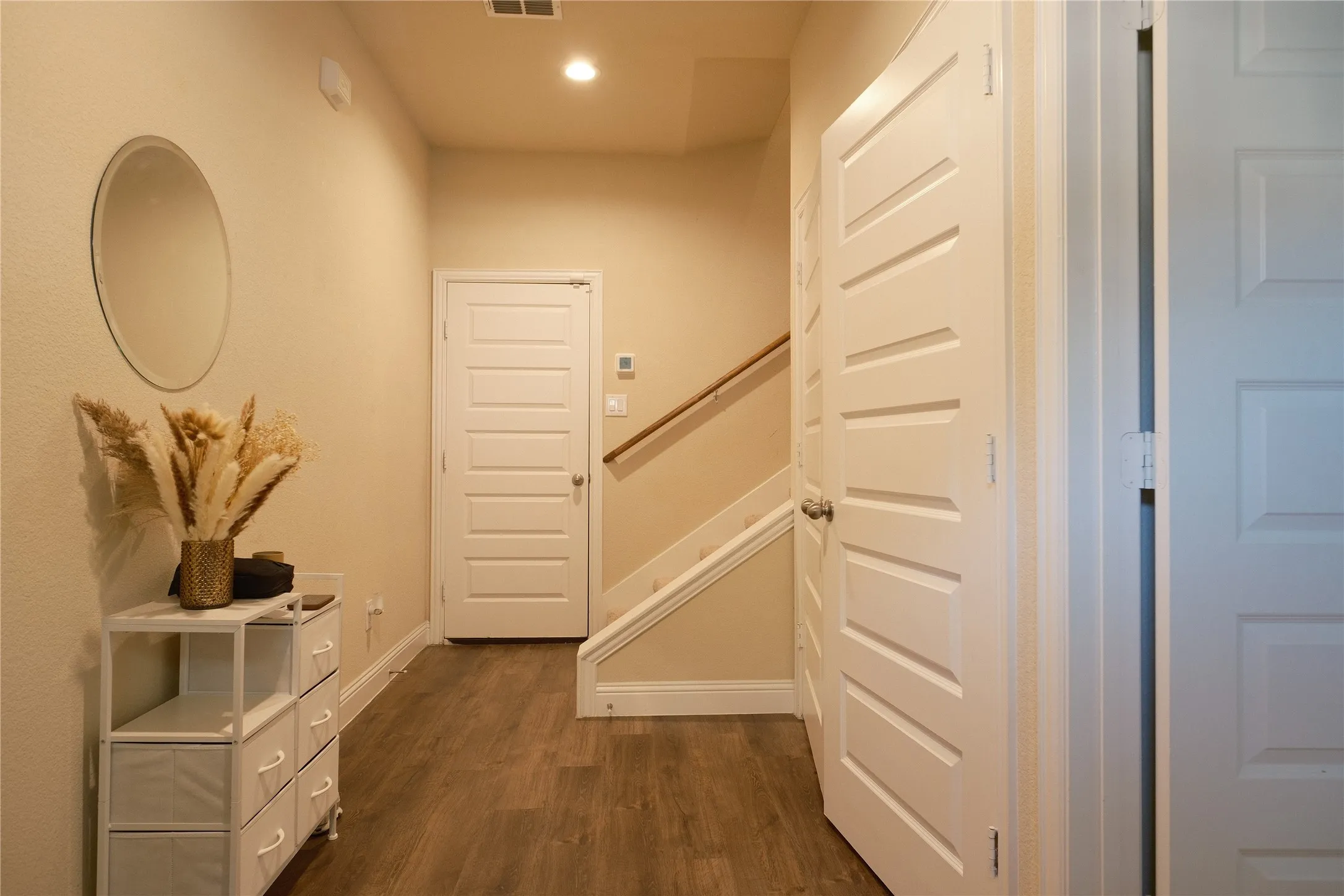 Townhouse For Rent in Tarrant County , 1936 Bel Air Drive, Arlington, Texas 76010, 2 Bedroom, 4 Bathroom, 2 Garage spaces, 1,522 Sqft, built in 2019, mls#21332823, Real Estate Agent in Arlington, Homes For Rent in Tarrant county, Homes For Rent in Arlington, Realtor in Arlington Texas, Real Estate Brokerage Independent Realty Texas, Luminita Cordes Realtor