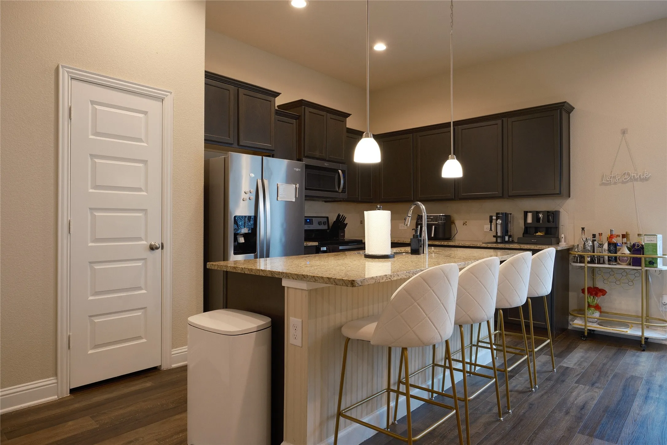 Townhouse For Rent in Tarrant County , 1936 Bel Air Drive, Arlington, Texas 76010, 2 Bedroom, 4 Bathroom, 2 Garage spaces, 1,522 Sqft, built in 2019, mls#21332823, Real Estate Agent in Arlington, Homes For Rent in Tarrant county, Homes For Rent in Arlington, Realtor in Arlington Texas, Real Estate Brokerage Independent Realty Texas, Luminita Cordes Realtor