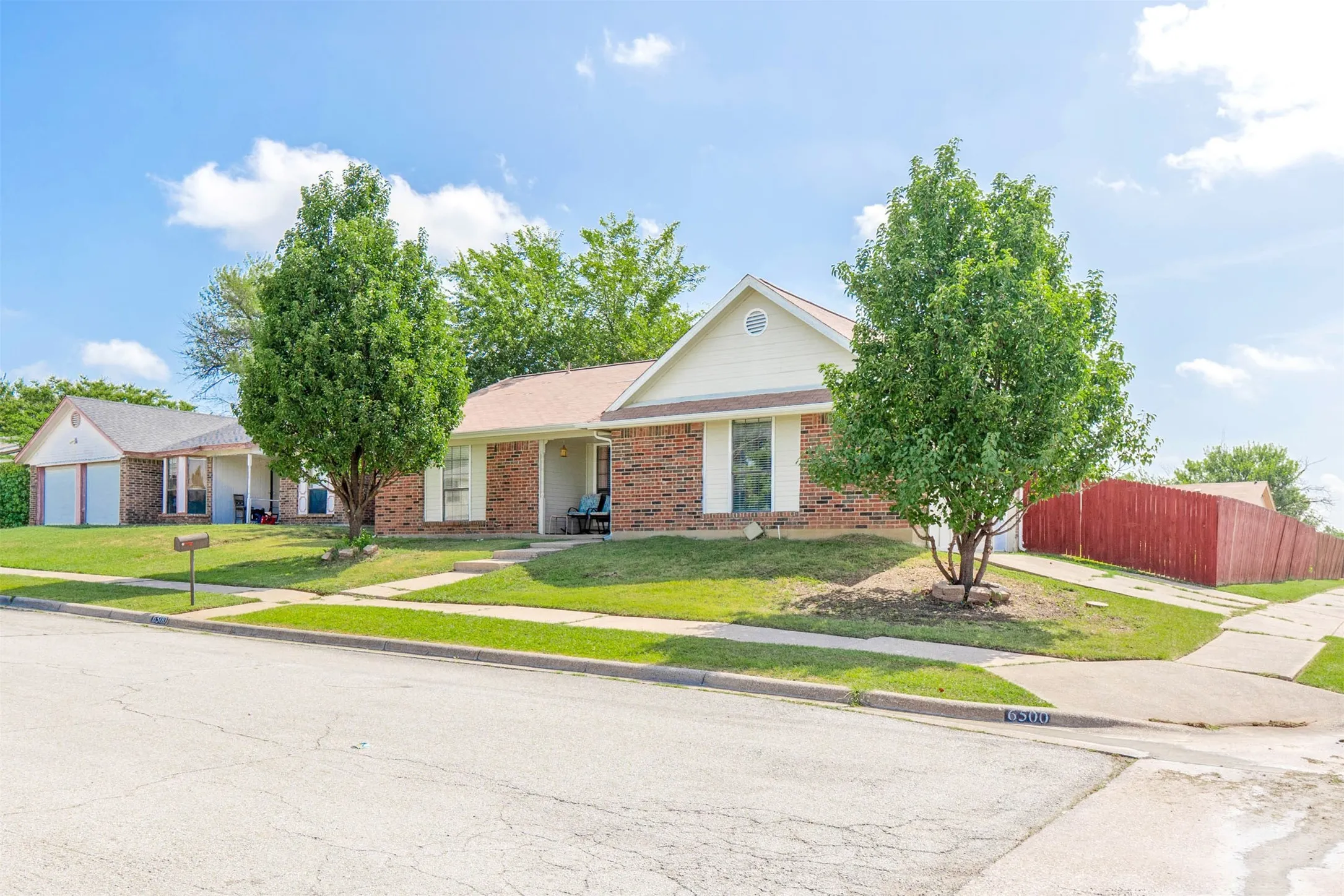 Single Family Residence For Sale in Tarrant County , 6500 Hughes Drive, Watauga, Texas 76148, 3 Bedroom, 2 Bathroom, Garage spaces, 1,715 Sqft, built in 1983, mls#21334847, Real Estate Agent in Watauga, Homes For Sale in Tarrant county, Homes For Sale in Watauga, Realtor in Watauga Texas, Real Estate Brokerage Independent Realty Texas, Luminita Cordes Realtor