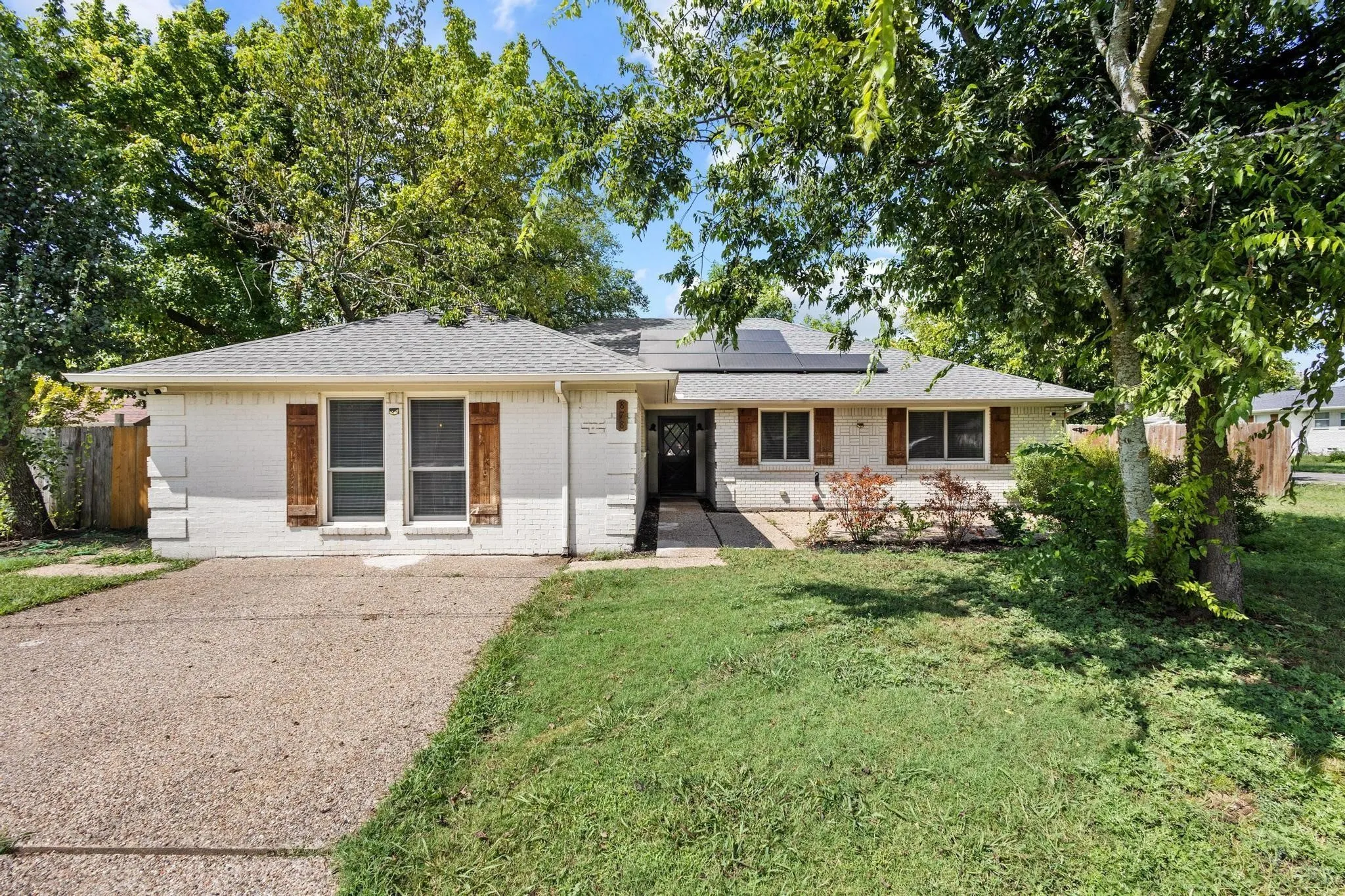 Single Family Residence For Sale in Grayson County , 878 N Main Drive, Van Alstyne, Texas 75495, 4 Bedroom, 2 Bathroom, Garage spaces, 2,037 Sqft, built in 1985, mls#21333920, Real Estate Agent in Van Alstyne, Homes For Sale in Grayson county, Homes For Sale in Van Alstyne, Realtor in Van Alstyne Texas, Real Estate Brokerage Independent Realty Texas, Luminita Cordes Realtor