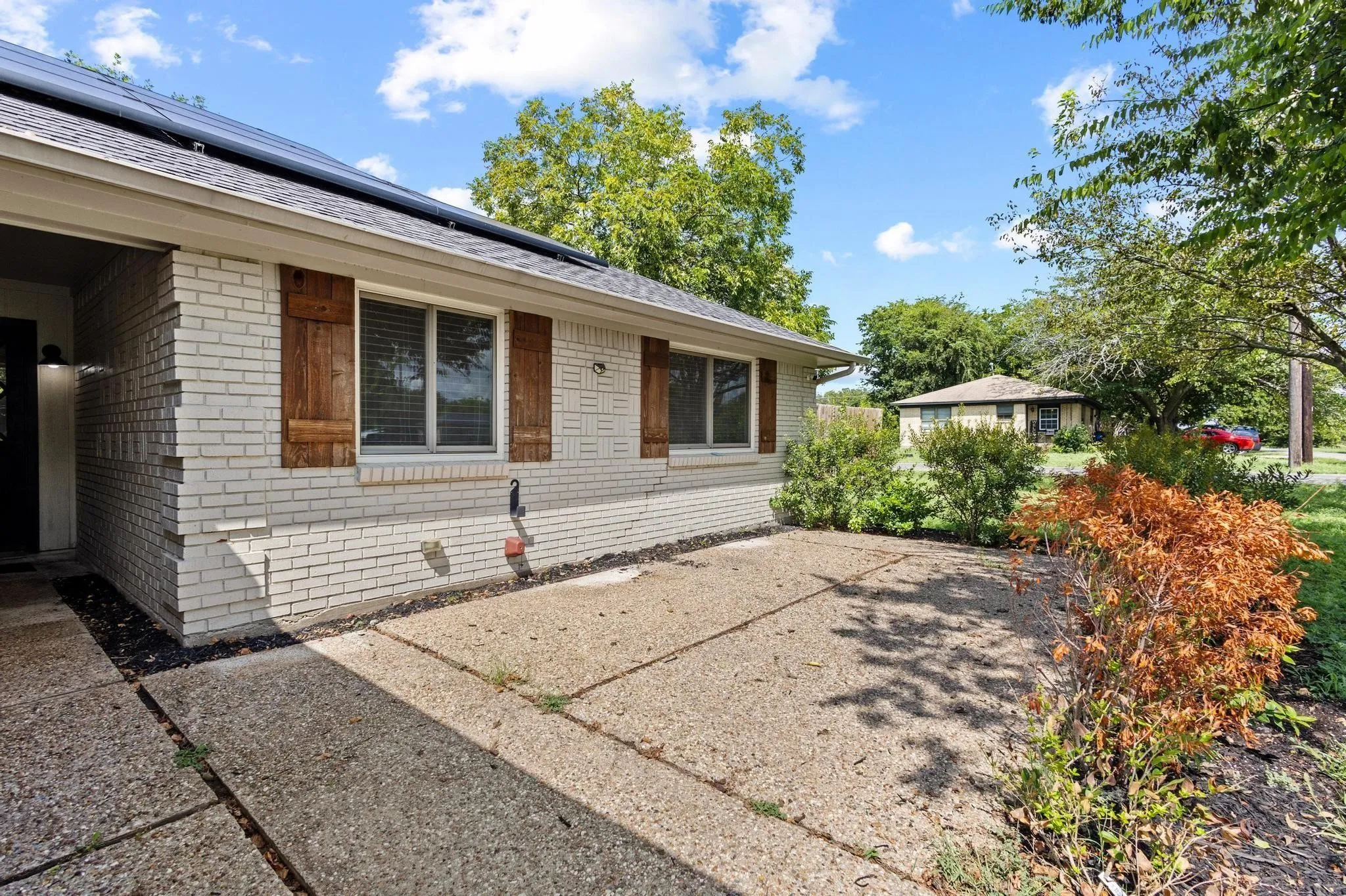 Single Family Residence For Sale in Grayson County , 878 N Main Drive, Van Alstyne, Texas 75495, 4 Bedroom, 2 Bathroom, Garage spaces, 2,037 Sqft, built in 1985, mls#21333920, Real Estate Agent in Van Alstyne, Homes For Sale in Grayson county, Homes For Sale in Van Alstyne, Realtor in Van Alstyne Texas, Real Estate Brokerage Independent Realty Texas, Luminita Cordes Realtor