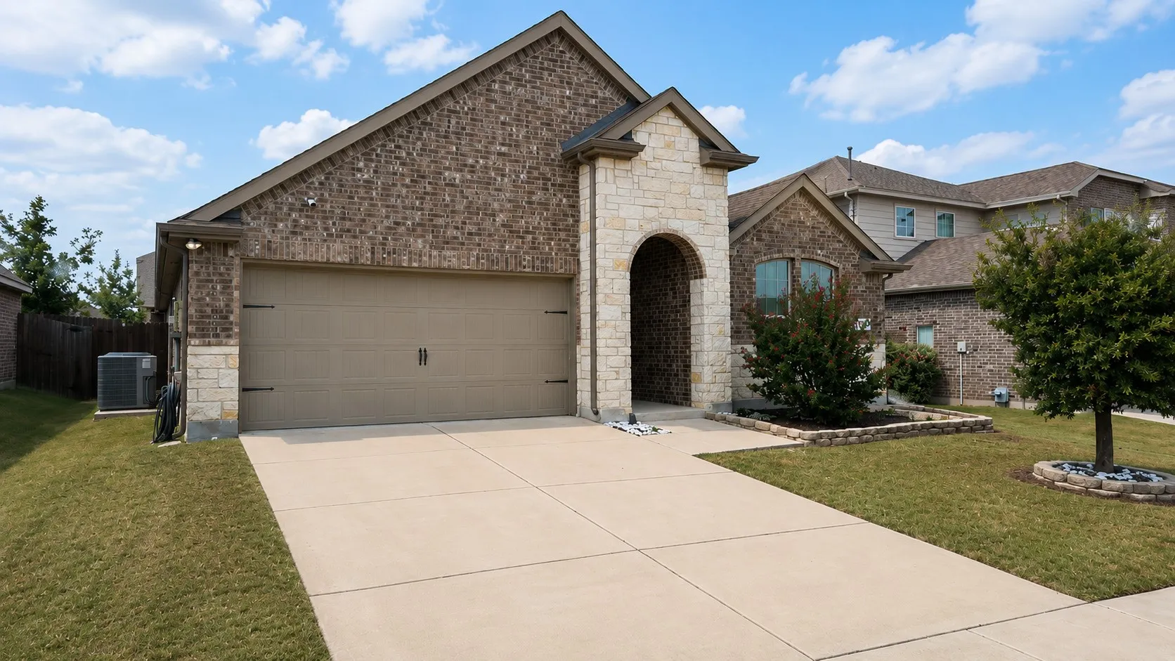 Single Family Residence For Sale in Collin County , 800 Goldenrod Lane, Princeton, Texas 75407, 4 Bedroom, 2 Bathroom, 2 Garage spaces, 2,036 Sqft, built in 2021, mls#21332263, Real Estate Agent in Princeton, Homes For Sale in Collin county, Homes For Sale in Princeton, Realtor in Princeton Texas, Real Estate Brokerage Independent Realty Texas, Luminita Cordes Realtor