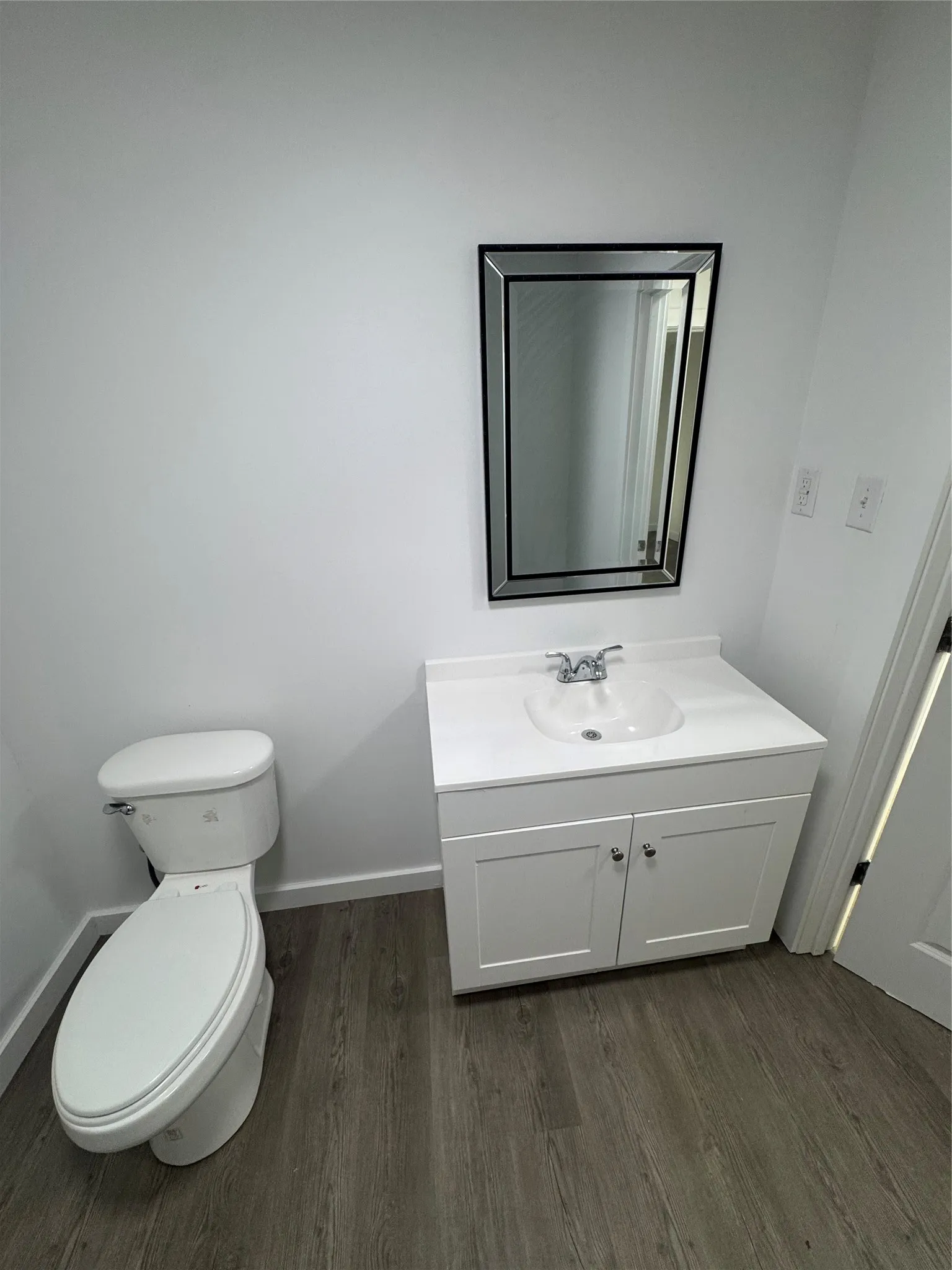 Single Family Residence For Sale in Van Zandt County , 606 W Wolfe Street, Grand Saline, Texas 75140, 2 Bedroom, 1 Bathroom, Garage spaces, 904 Sqft, built in 1953, mls#21335071, Real Estate Agent in Grand Saline, Homes For Sale in Van Zandt county, Homes For Sale in Grand Saline, Realtor in Grand Saline Texas, Real Estate Brokerage Independent Realty Texas, Luminita Cordes Realtor