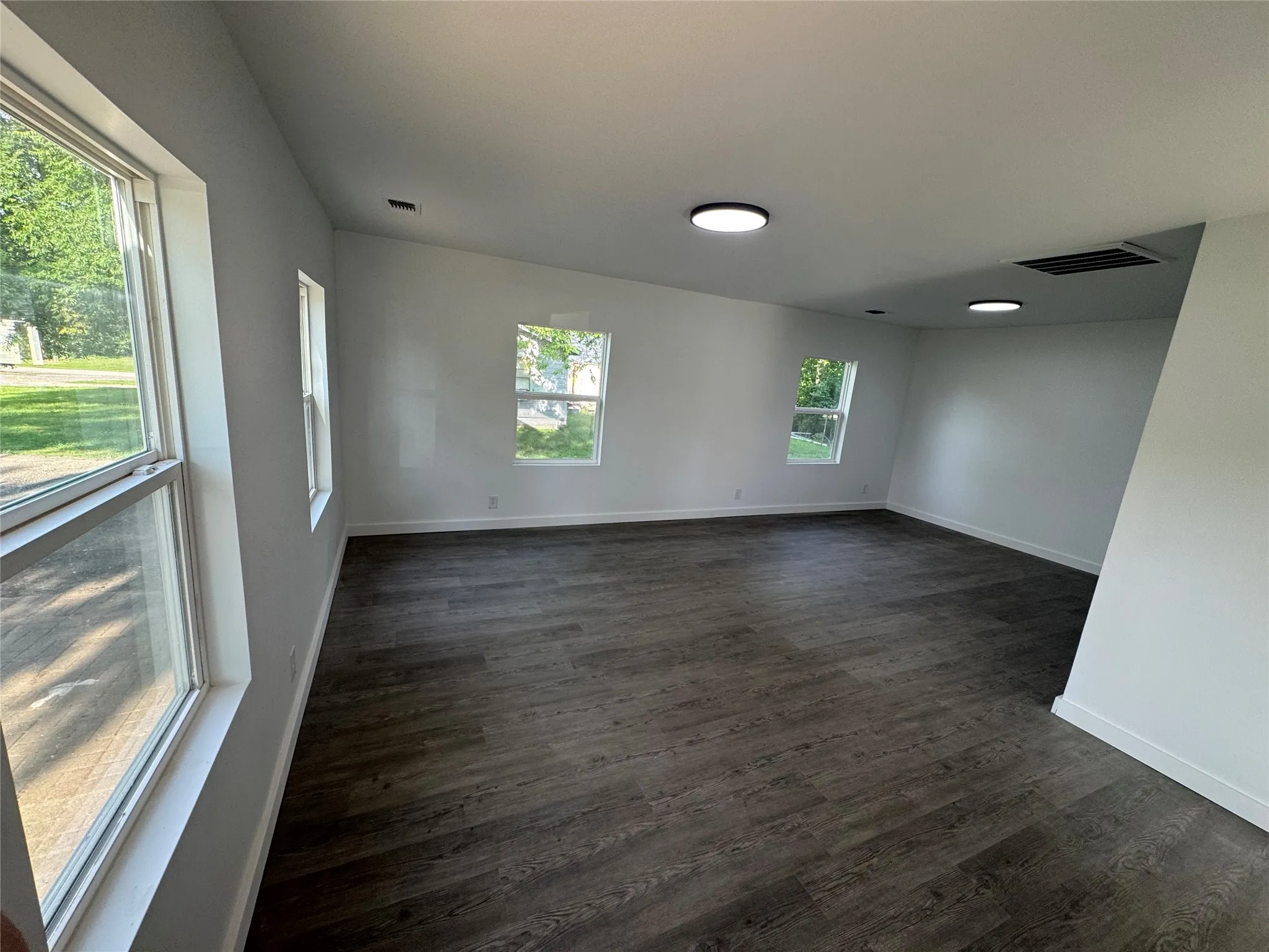 Single Family Residence For Sale in Van Zandt County , 606 W Wolfe Street, Grand Saline, Texas 75140, 2 Bedroom, 1 Bathroom, Garage spaces, 904 Sqft, built in 1953, mls#21335071, Real Estate Agent in Grand Saline, Homes For Sale in Van Zandt county, Homes For Sale in Grand Saline, Realtor in Grand Saline Texas, Real Estate Brokerage Independent Realty Texas, Luminita Cordes Realtor