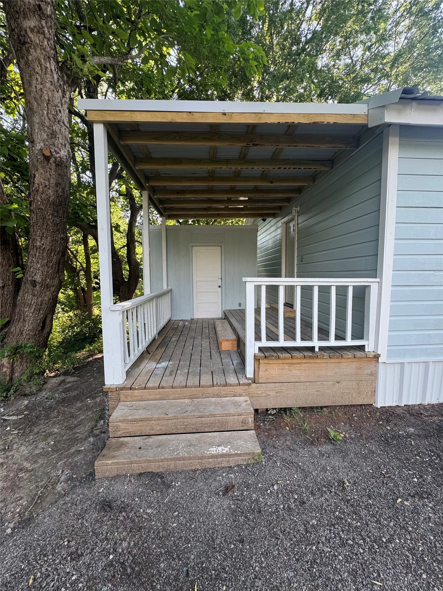 Single Family Residence For Sale in Van Zandt County , 606 W Wolfe Street, Grand Saline, Texas 75140, 2 Bedroom, 1 Bathroom, Garage spaces, 904 Sqft, built in 1953, mls#21335071, Real Estate Agent in Grand Saline, Homes For Sale in Van Zandt county, Homes For Sale in Grand Saline, Realtor in Grand Saline Texas, Real Estate Brokerage Independent Realty Texas, Luminita Cordes Realtor