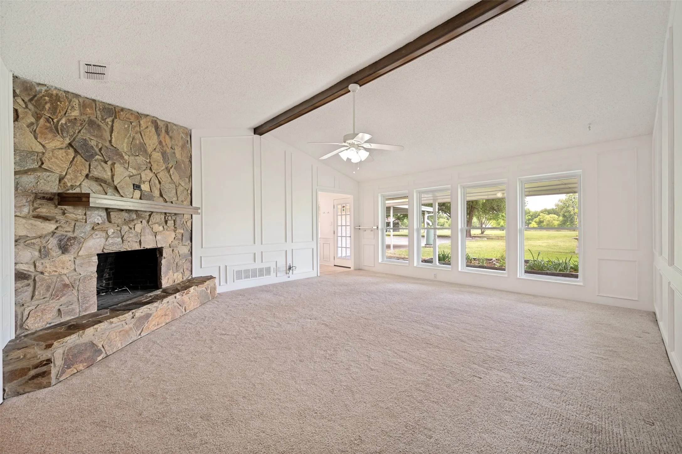 Single Family Residence For Sale in Collin County , 5713 Pecan Place Drive, Mc Kinney, Texas 75071, 4 Bedroom, 3 Bathroom, 2 Garage spaces, 2,255 Sqft, built in 1978, mls#21334672, Real Estate Agent in Mc Kinney, Homes For Sale in Collin county, Homes For Sale in Mc Kinney, Realtor in Mc Kinney Texas, Real Estate Brokerage Independent Realty Texas, Luminita Cordes Realtor