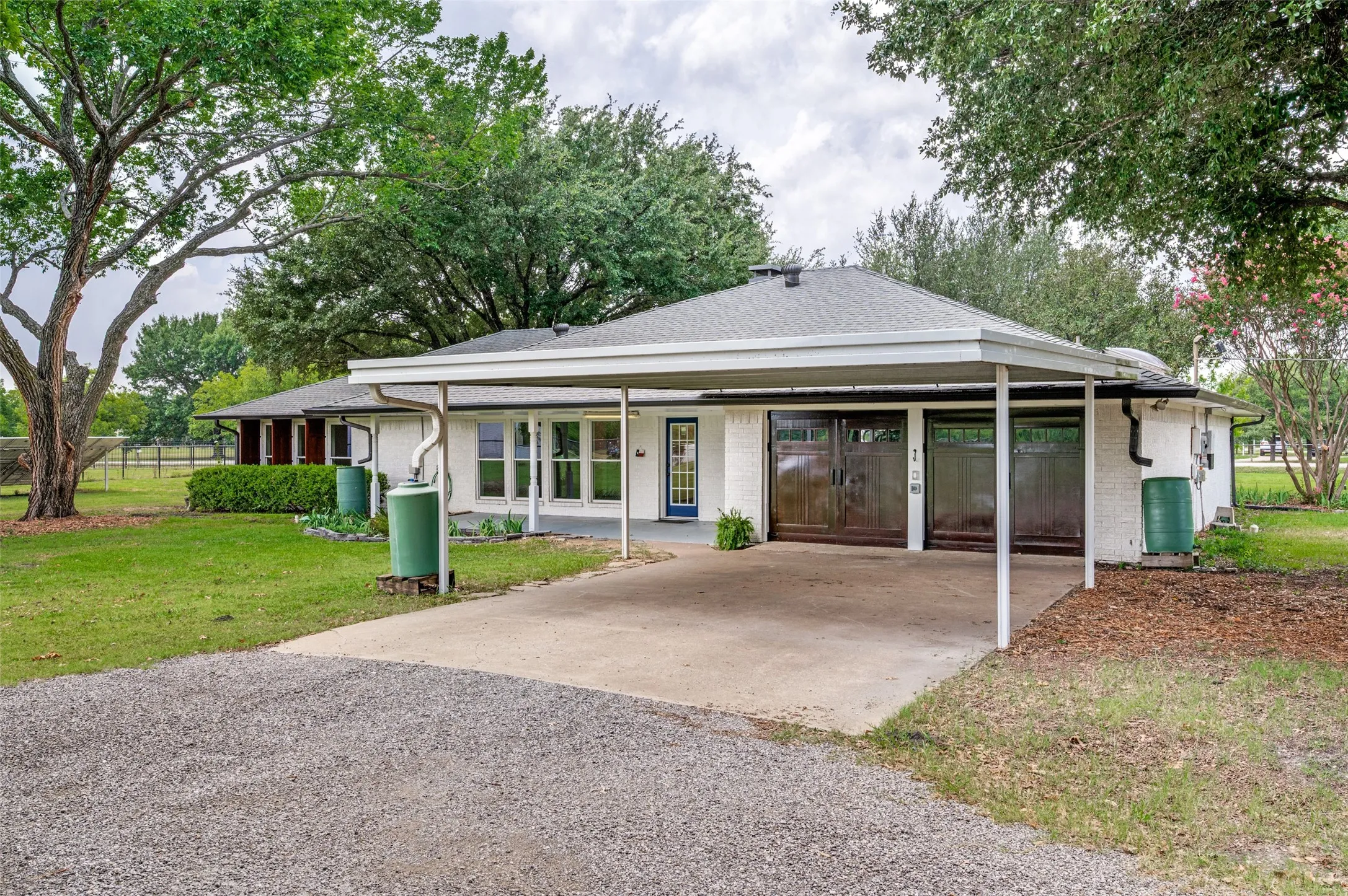 Single Family Residence For Sale in Collin County , 5713 Pecan Place Drive, Mc Kinney, Texas 75071, 4 Bedroom, 3 Bathroom, 2 Garage spaces, 2,255 Sqft, built in 1978, mls#21334672, Real Estate Agent in Mc Kinney, Homes For Sale in Collin county, Homes For Sale in Mc Kinney, Realtor in Mc Kinney Texas, Real Estate Brokerage Independent Realty Texas, Luminita Cordes Realtor