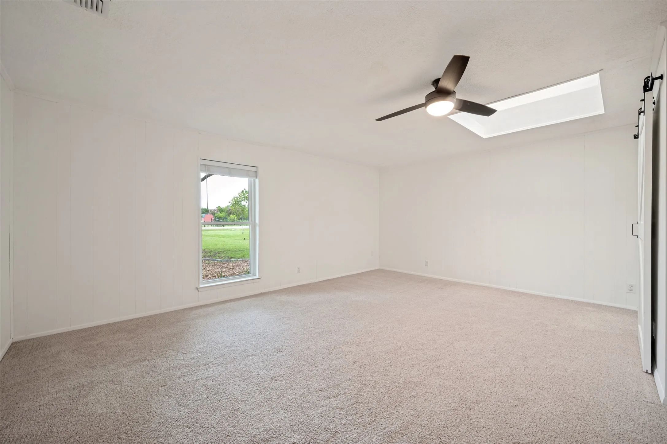 Single Family Residence For Sale in Collin County , 5713 Pecan Place Drive, Mc Kinney, Texas 75071, 4 Bedroom, 3 Bathroom, 2 Garage spaces, 2,255 Sqft, built in 1978, mls#21334672, Real Estate Agent in Mc Kinney, Homes For Sale in Collin county, Homes For Sale in Mc Kinney, Realtor in Mc Kinney Texas, Real Estate Brokerage Independent Realty Texas, Luminita Cordes Realtor