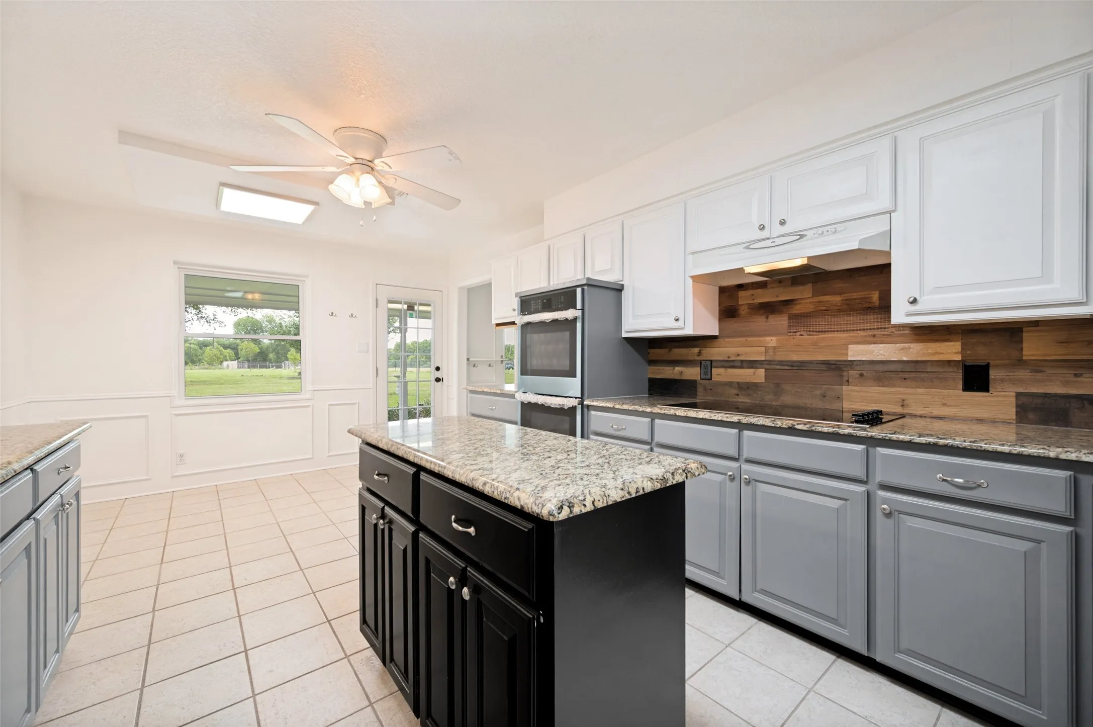 Single Family Residence For Sale in Collin County , 5713 Pecan Place Drive, Mc Kinney, Texas 75071, 4 Bedroom, 3 Bathroom, 2 Garage spaces, 2,255 Sqft, built in 1978, mls#21334672, Real Estate Agent in Mc Kinney, Homes For Sale in Collin county, Homes For Sale in Mc Kinney, Realtor in Mc Kinney Texas, Real Estate Brokerage Independent Realty Texas, Luminita Cordes Realtor