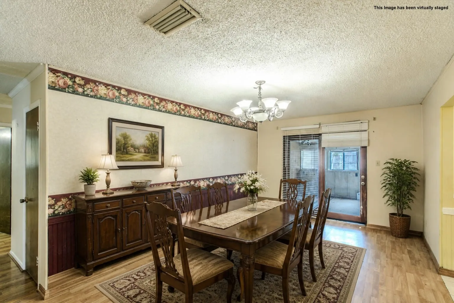 Virtually staged - dining