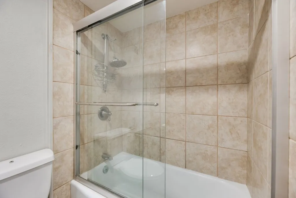 Condominium For Rent in Dallas County , 3883 Turtle Creek Boulevard 1408, Dallas, Texas 75219, 1 Bedroom, 1 Bathroom, 1 Garage spaces, 772 Sqft, built in 1963, mls#21335078, Real Estate Agent in Dallas, Homes For Rent in Dallas county, Homes For Rent in Dallas, Realtor in Dallas Texas, Real Estate Brokerage Independent Realty Texas, Luminita Cordes Realtor