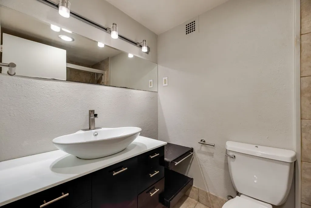 Condominium For Rent in Dallas County , 3883 Turtle Creek Boulevard 1408, Dallas, Texas 75219, 1 Bedroom, 1 Bathroom, 1 Garage spaces, 772 Sqft, built in 1963, mls#21335078, Real Estate Agent in Dallas, Homes For Rent in Dallas county, Homes For Rent in Dallas, Realtor in Dallas Texas, Real Estate Brokerage Independent Realty Texas, Luminita Cordes Realtor