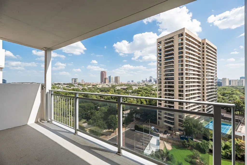Condominium For Rent in Dallas County , 3883 Turtle Creek Boulevard 1408, Dallas, Texas 75219, 1 Bedroom, 1 Bathroom, 1 Garage spaces, 772 Sqft, built in 1963, mls#21335078, Real Estate Agent in Dallas, Homes For Rent in Dallas county, Homes For Rent in Dallas, Realtor in Dallas Texas, Real Estate Brokerage Independent Realty Texas, Luminita Cordes Realtor