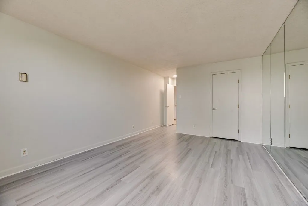 Condominium For Rent in Dallas County , 3883 Turtle Creek Boulevard 1408, Dallas, Texas 75219, 1 Bedroom, 1 Bathroom, 1 Garage spaces, 772 Sqft, built in 1963, mls#21335078, Real Estate Agent in Dallas, Homes For Rent in Dallas county, Homes For Rent in Dallas, Realtor in Dallas Texas, Real Estate Brokerage Independent Realty Texas, Luminita Cordes Realtor