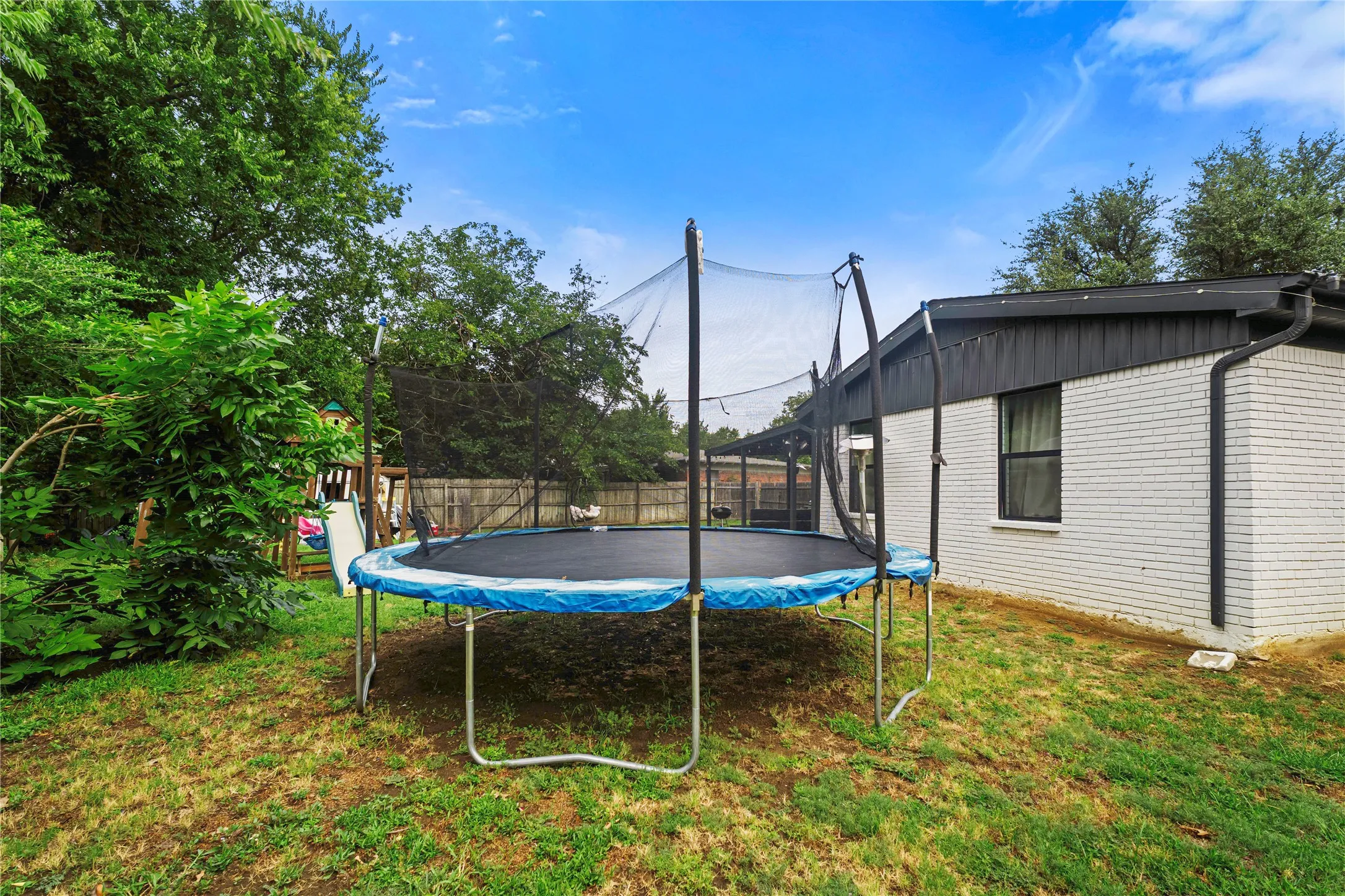 Single Family Residence For Sale in Tarrant County , 8128 Newman Drive, North Richland Hills, Texas 76180, 3 Bedroom, 3 Bathroom, 2 Garage spaces, 1,383 Sqft, built in 1959, mls#21332792, Real Estate Agent in North Richland Hills, Homes For Sale in Tarrant county, Homes For Sale in North Richland Hills, Realtor in North Richland Hills Texas, Real Estate Brokerage Independent Realty Texas, Luminita Cordes Realtor