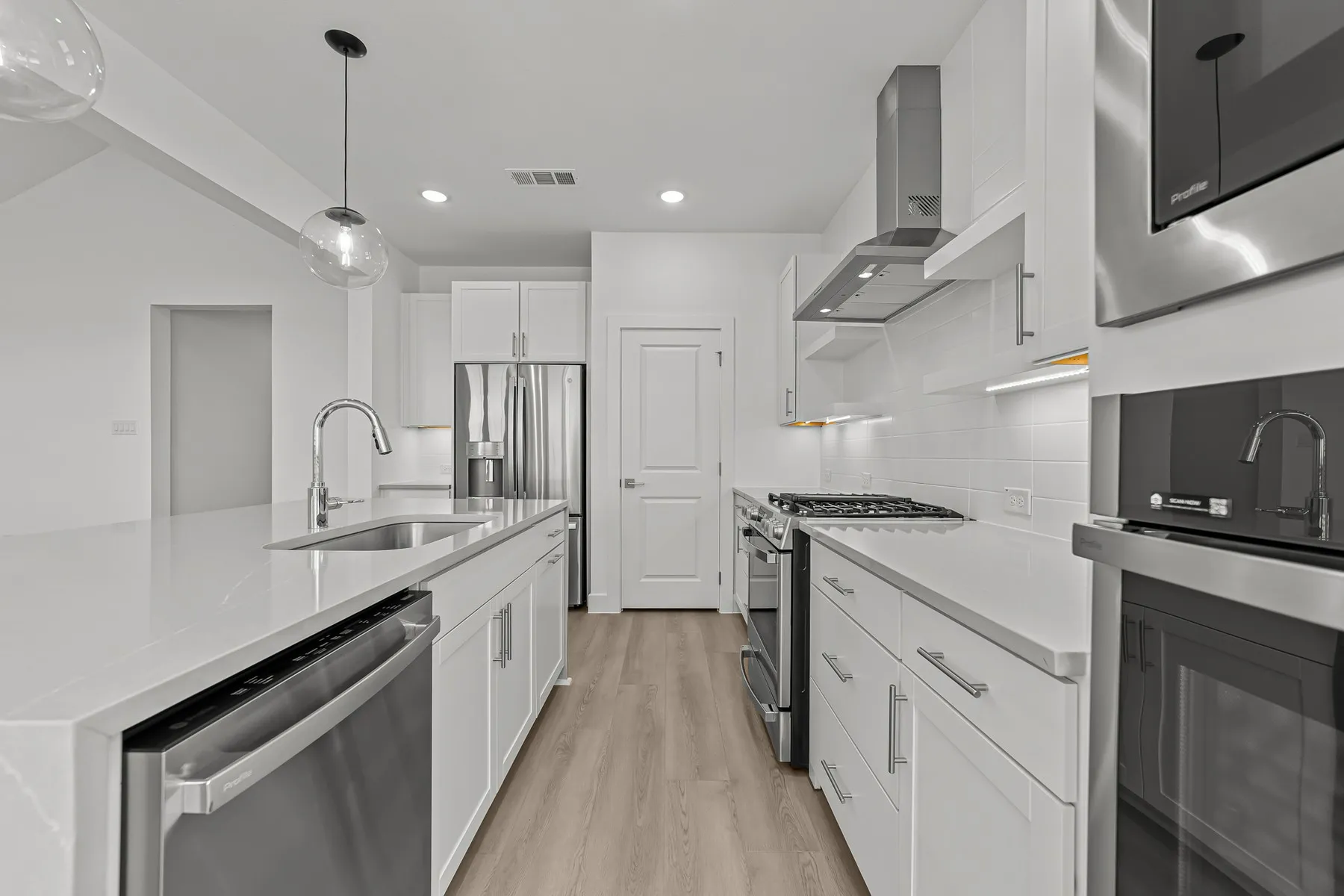 Single Family Residence For Sale in Rockwall County , 2031 Roaring Fork Drive, Royse City, Texas 75189, 3 Bedrooms, 2 Bathrooms, 2 Garage spaces, 1,861 Sqft, built in 2024, Price $330,000, mls#21335082, Real Estate Agent in Royse City, Homes For Sale in Rockwall county, Homes For Sale in Royse City, Realtor in Royse City Texas, Real Estate Brokerage Independent Realty Texas, Luminita Cordes Realtor