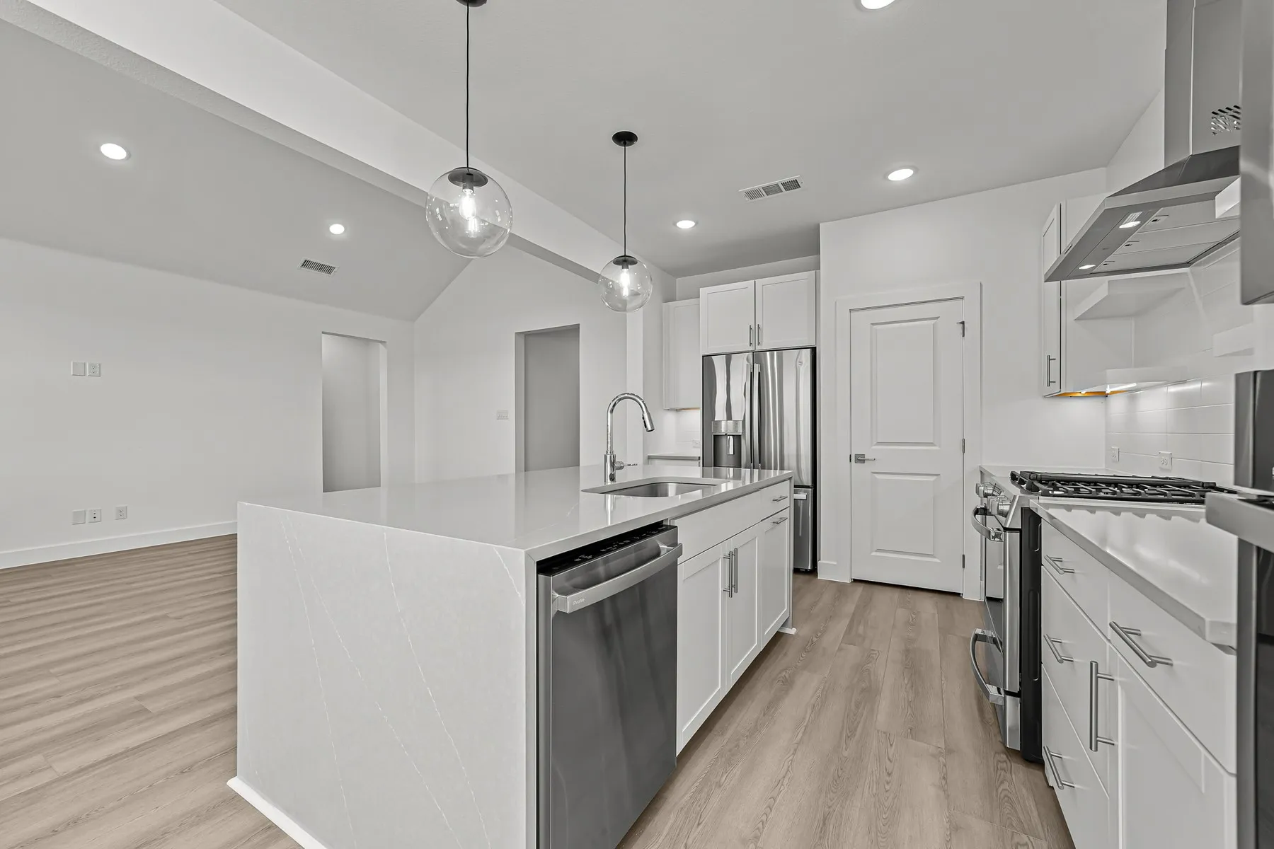 Single Family Residence For Sale in Rockwall County , 2031 Roaring Fork Drive, Royse City, Texas 75189, 3 Bedrooms, 2 Bathrooms, 2 Garage spaces, 1,861 Sqft, built in 2024, Price $330,000, mls#21335082, Real Estate Agent in Royse City, Homes For Sale in Rockwall county, Homes For Sale in Royse City, Realtor in Royse City Texas, Real Estate Brokerage Independent Realty Texas, Luminita Cordes Realtor