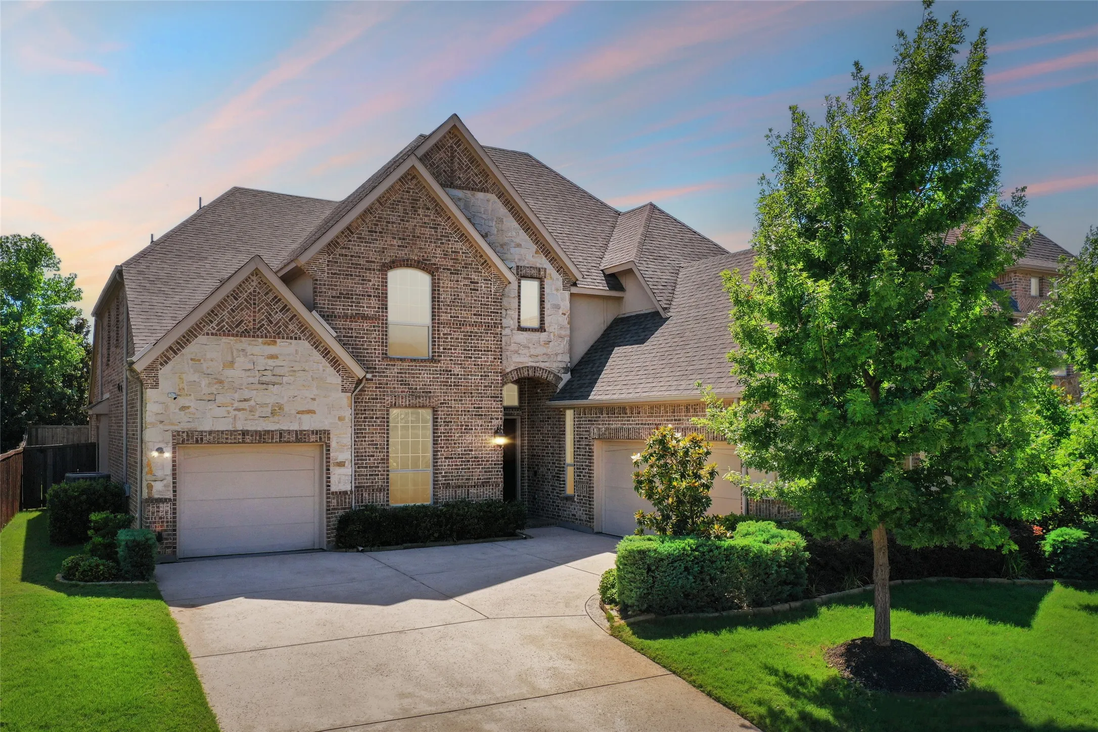 Single Family Residence For Rent in Tarrant County , 1225 Huron Drive, Grapevine, Texas 76051, 5 Bedrooms, 5 Bathrooms, 3 Garage spaces, 4,539 Sqft, built in 2014, Price $5,800, mls#21335084, Real Estate Agent in Grapevine, Homes For Rent in Tarrant county, Homes For Rent in Grapevine, Realtor in Grapevine Texas, Real Estate Brokerage Independent Realty Texas, Luminita Cordes Realtor