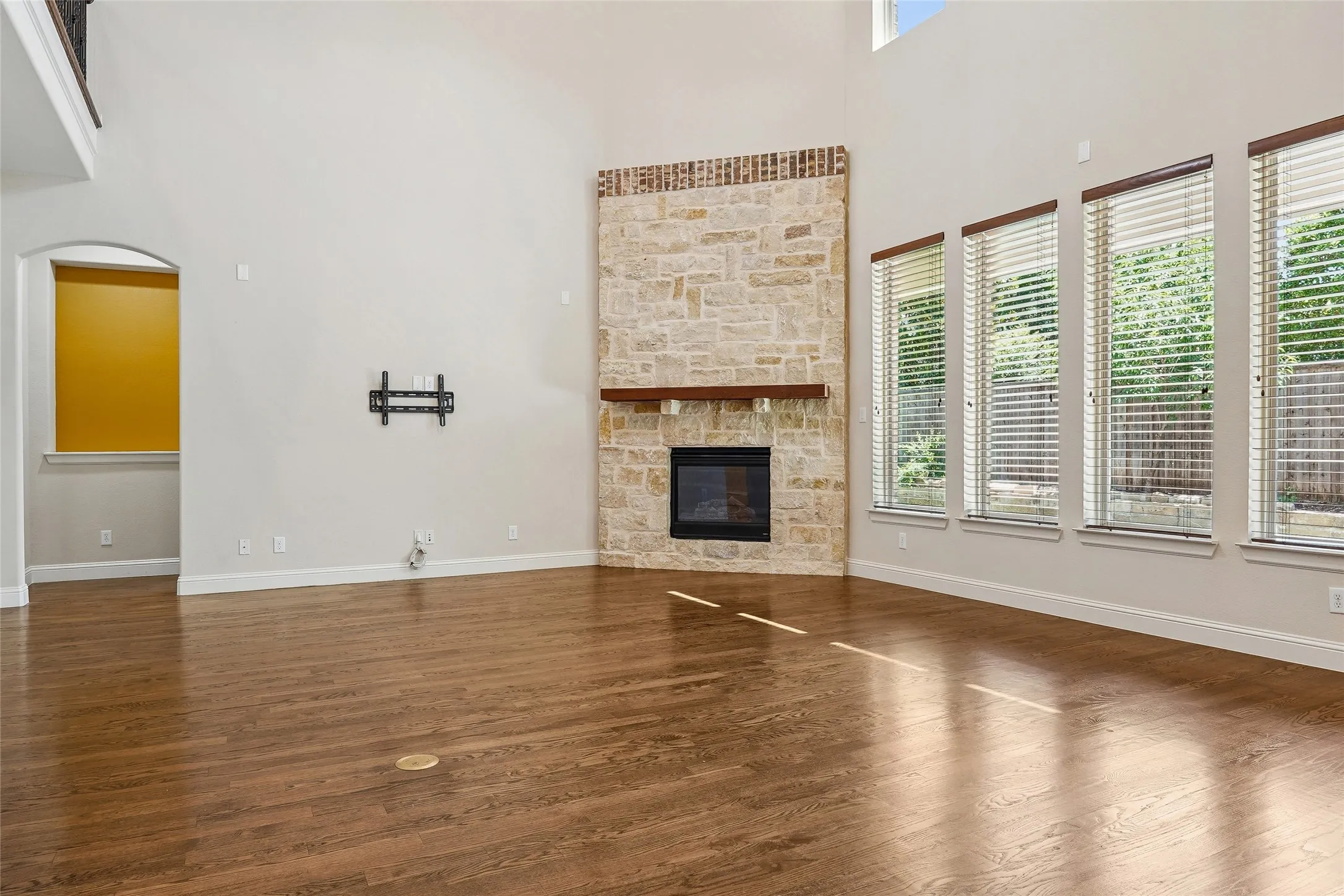 Single Family Residence For Rent in Tarrant County , 1225 Huron Drive, Grapevine, Texas 76051, 5 Bedrooms, 5 Bathrooms, 3 Garage spaces, 4,539 Sqft, built in 2014, Price $5,800, mls#21335084, Real Estate Agent in Grapevine, Homes For Rent in Tarrant county, Homes For Rent in Grapevine, Realtor in Grapevine Texas, Real Estate Brokerage Independent Realty Texas, Luminita Cordes Realtor
