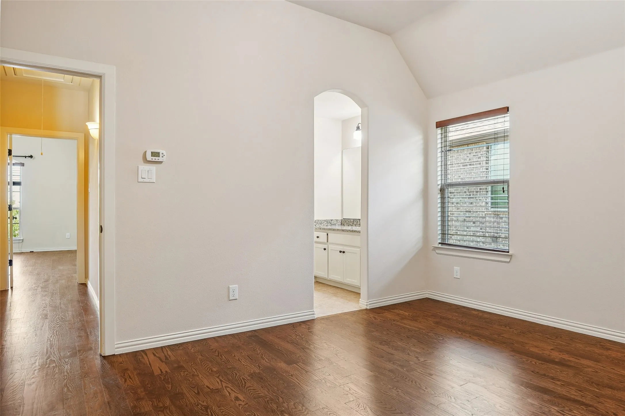 Single Family Residence For Rent in Tarrant County , 1225 Huron Drive, Grapevine, Texas 76051, 5 Bedrooms, 5 Bathrooms, 3 Garage spaces, 4,539 Sqft, built in 2014, Price $5,800, mls#21335084, Real Estate Agent in Grapevine, Homes For Rent in Tarrant county, Homes For Rent in Grapevine, Realtor in Grapevine Texas, Real Estate Brokerage Independent Realty Texas, Luminita Cordes Realtor