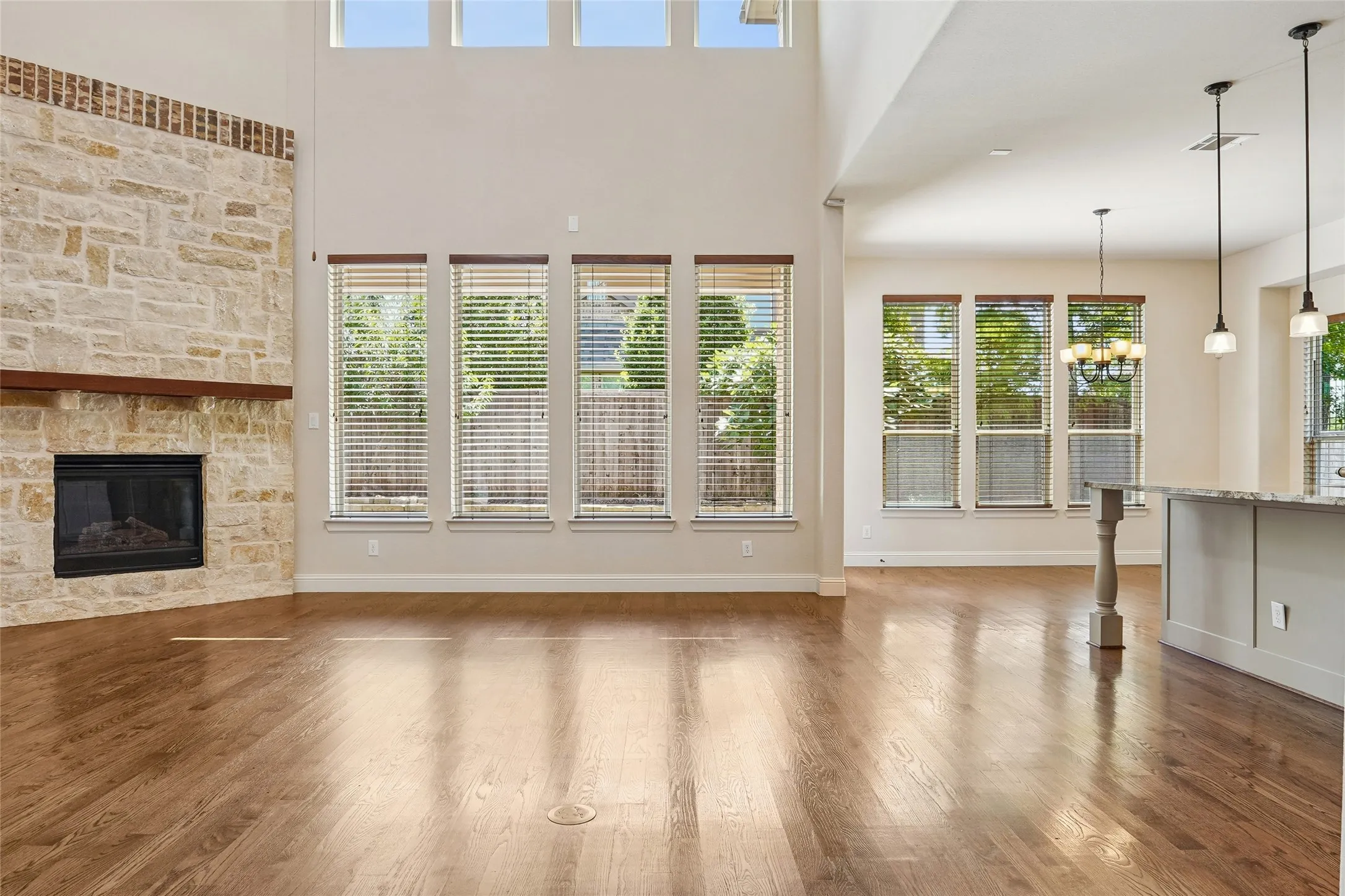 Single Family Residence For Rent in Tarrant County , 1225 Huron Drive, Grapevine, Texas 76051, 5 Bedrooms, 5 Bathrooms, 3 Garage spaces, 4,539 Sqft, built in 2014, Price $5,800, mls#21335084, Real Estate Agent in Grapevine, Homes For Rent in Tarrant county, Homes For Rent in Grapevine, Realtor in Grapevine Texas, Real Estate Brokerage Independent Realty Texas, Luminita Cordes Realtor