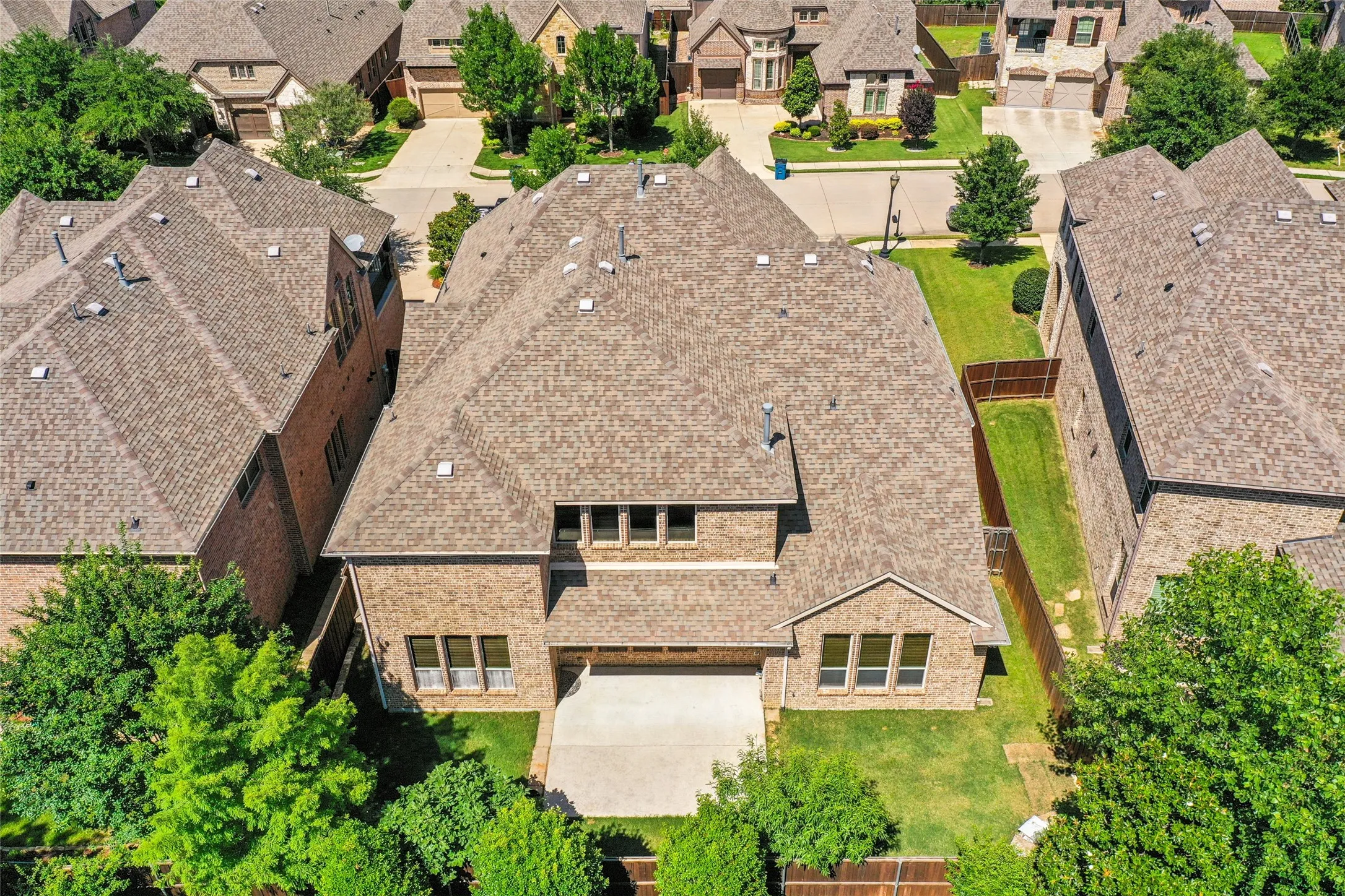 Single Family Residence For Rent in Tarrant County , 1225 Huron Drive, Grapevine, Texas 76051, 5 Bedrooms, 5 Bathrooms, 3 Garage spaces, 4,539 Sqft, built in 2014, Price $5,800, mls#21335084, Real Estate Agent in Grapevine, Homes For Rent in Tarrant county, Homes For Rent in Grapevine, Realtor in Grapevine Texas, Real Estate Brokerage Independent Realty Texas, Luminita Cordes Realtor