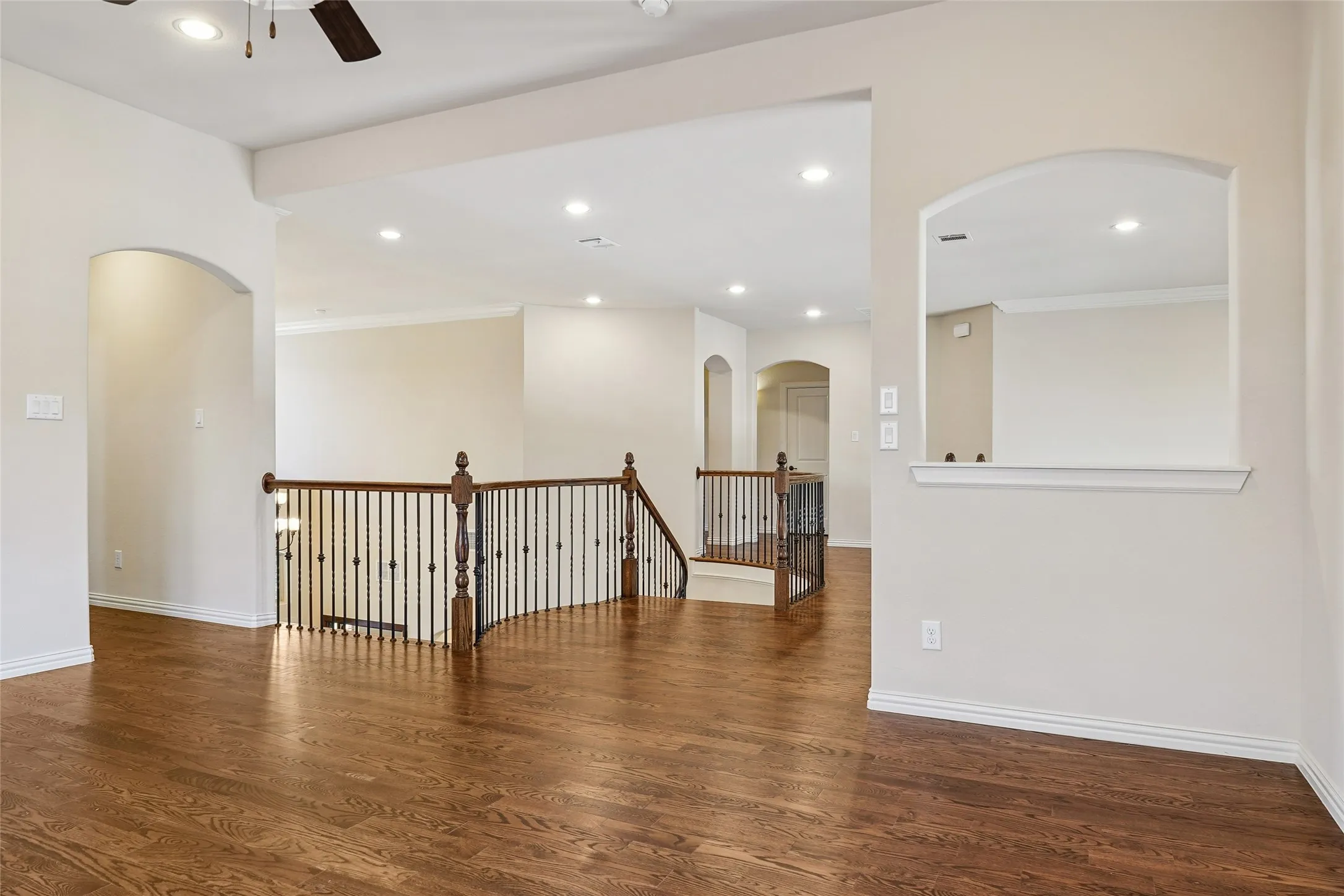 Single Family Residence For Rent in Tarrant County , 1225 Huron Drive, Grapevine, Texas 76051, 5 Bedrooms, 5 Bathrooms, 3 Garage spaces, 4,539 Sqft, built in 2014, Price $5,800, mls#21335084, Real Estate Agent in Grapevine, Homes For Rent in Tarrant county, Homes For Rent in Grapevine, Realtor in Grapevine Texas, Real Estate Brokerage Independent Realty Texas, Luminita Cordes Realtor